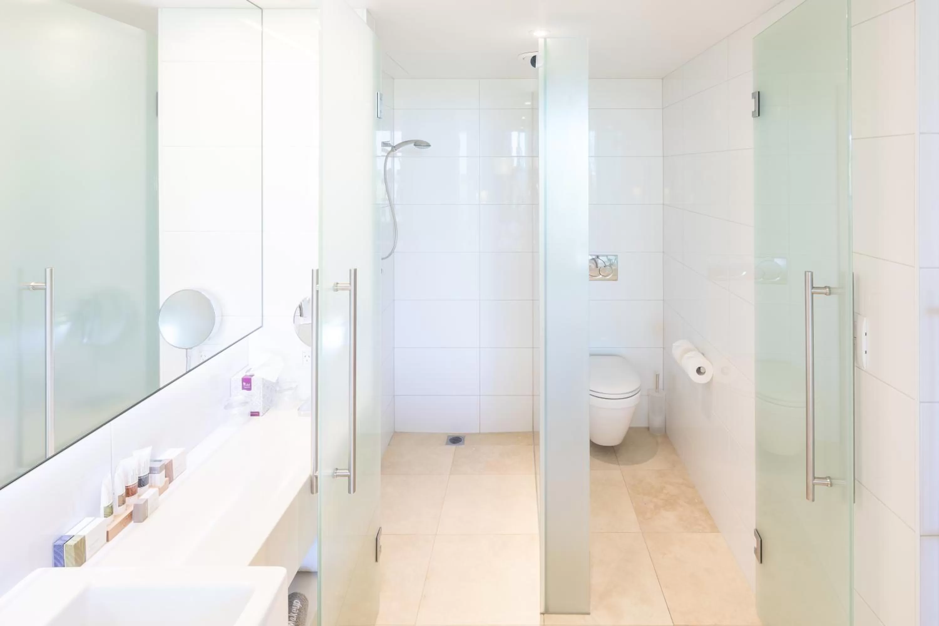 Bathroom in Commodore Airport Hotel Christchurch