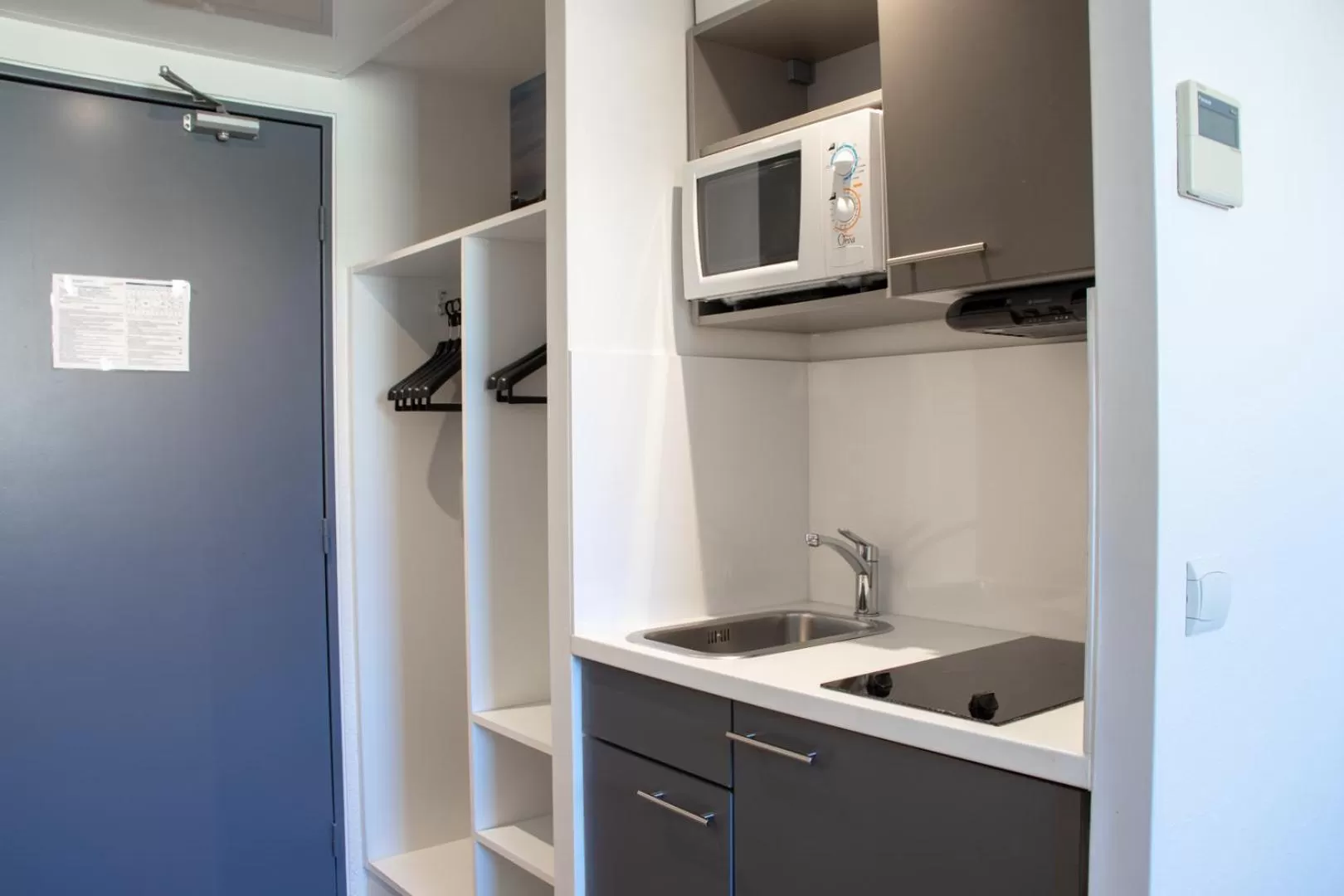 Kitchen or kitchenette in Victoria Garden Bordeaux Centre