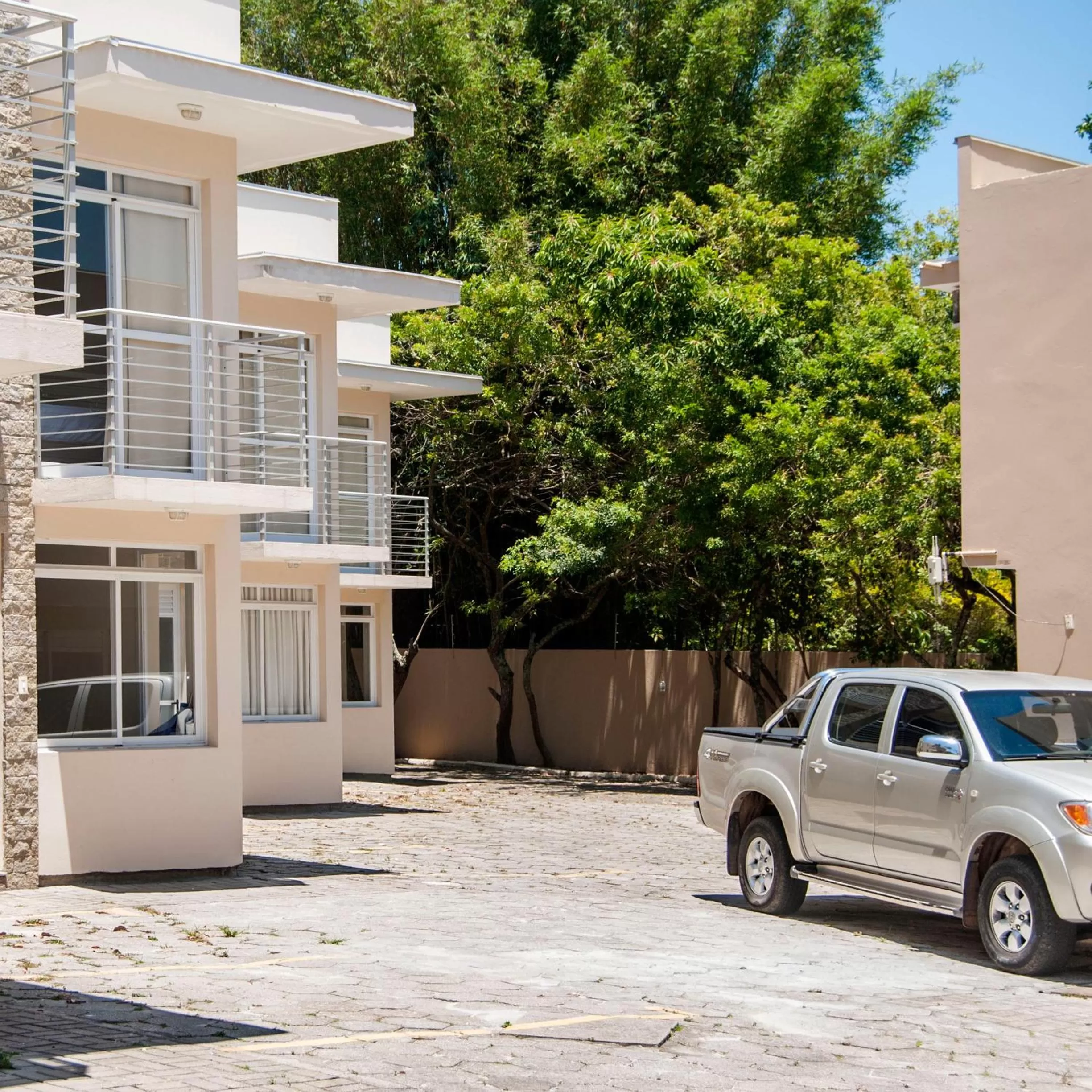 Property building in Pousada Holiday