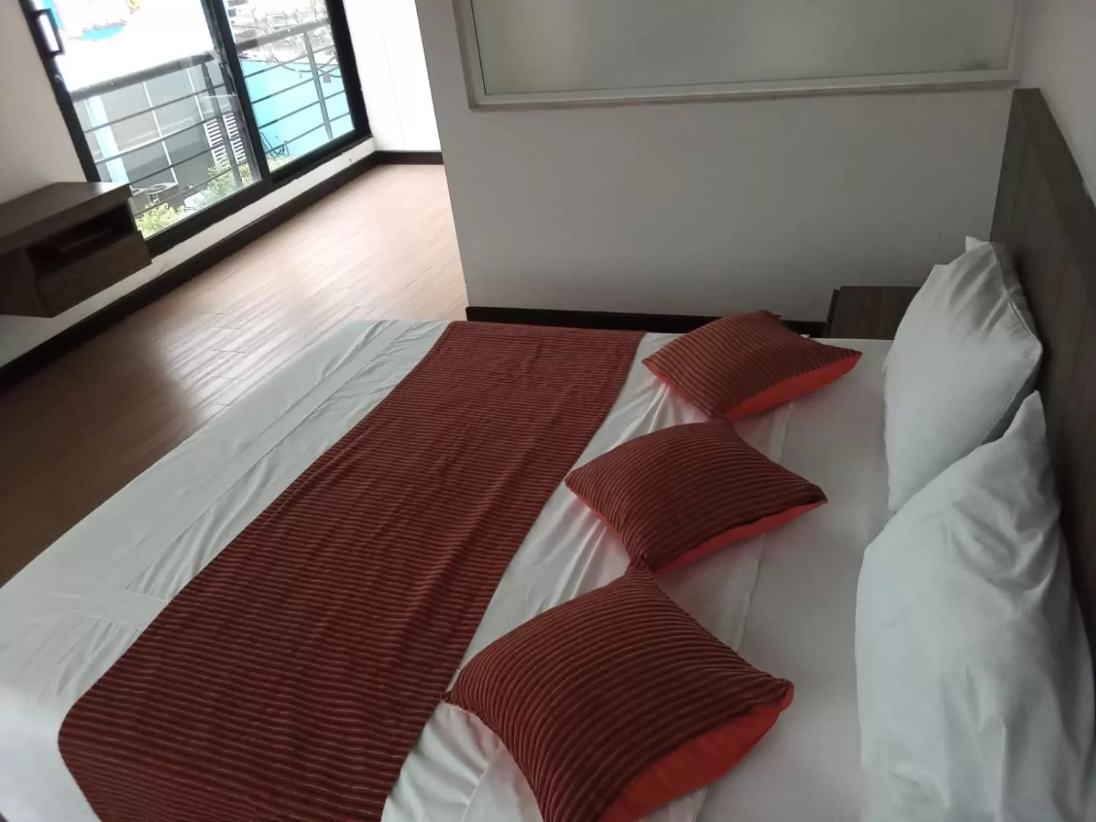 Photo of the whole room, Bed in Suite Sumapaz Hotel