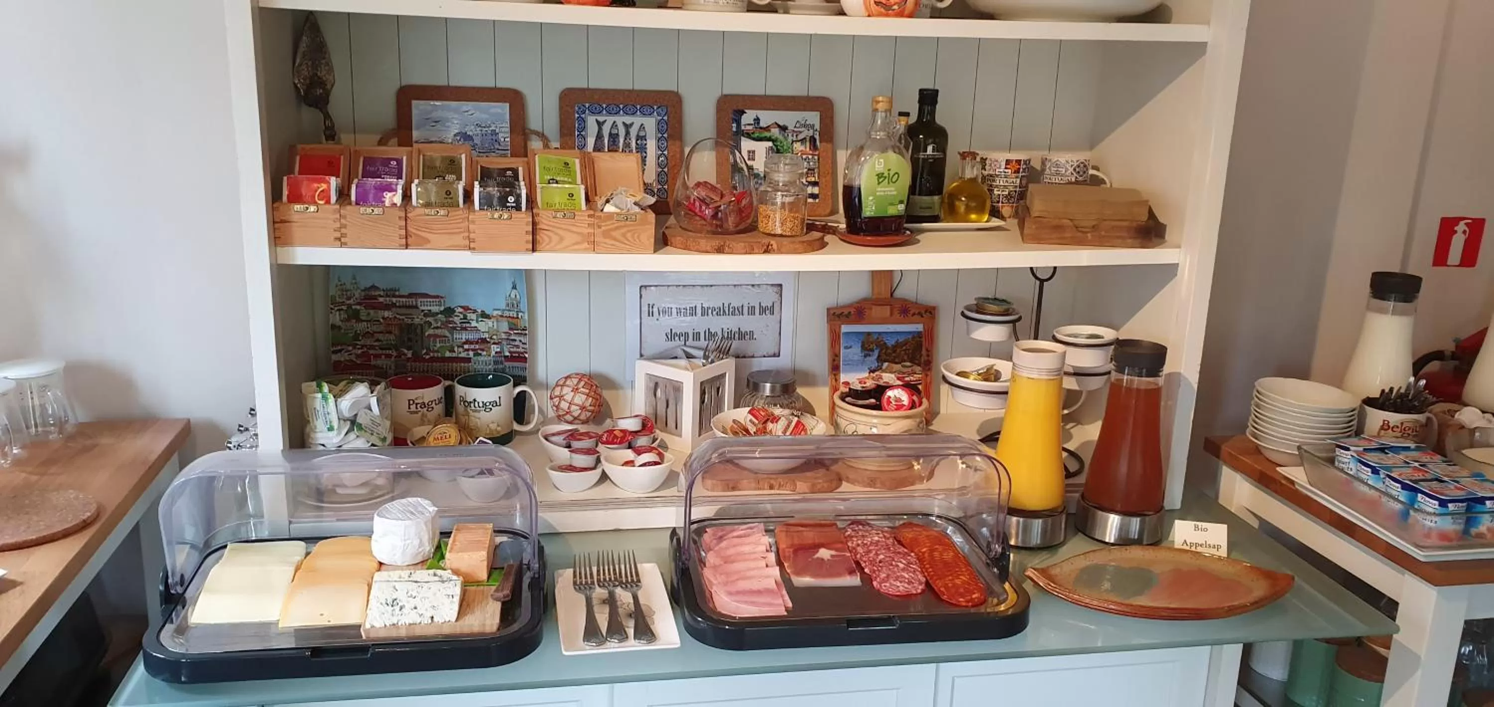 Breakfast in Hotel Restaurant The Kings Head Inn