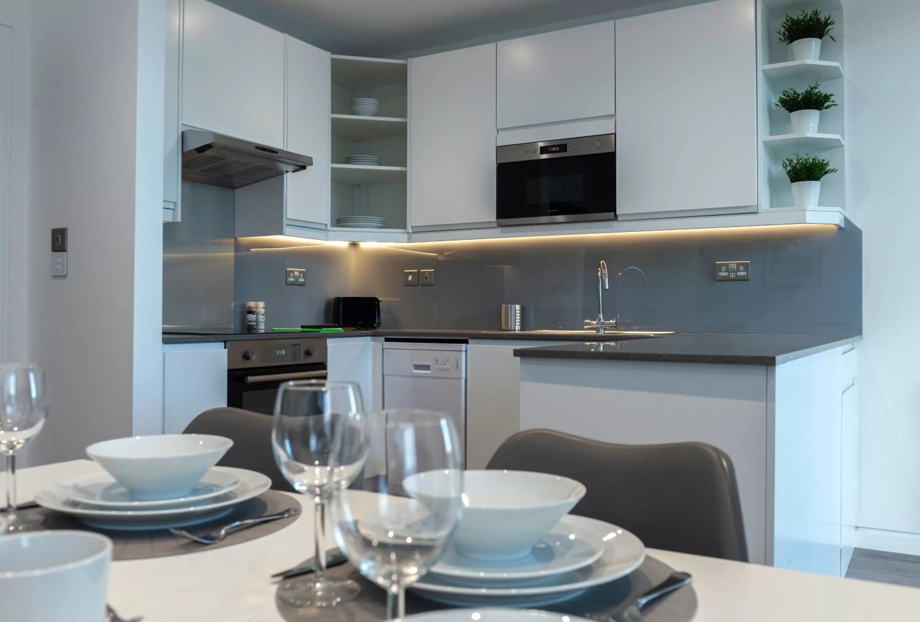 Kitchen or kitchenette in Apartrooms Aberdeen