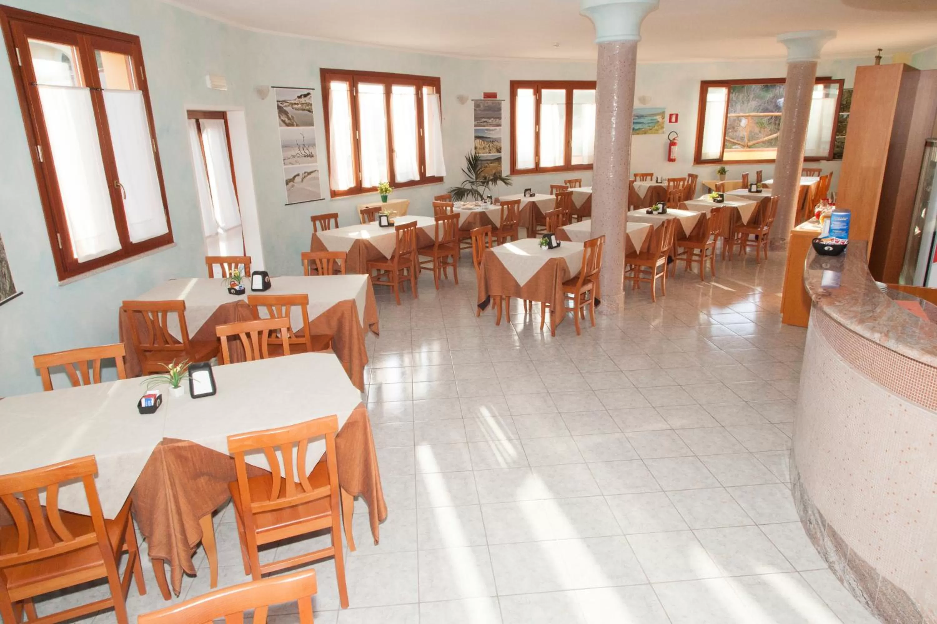 Restaurant/places to eat in Hotel Jasmine