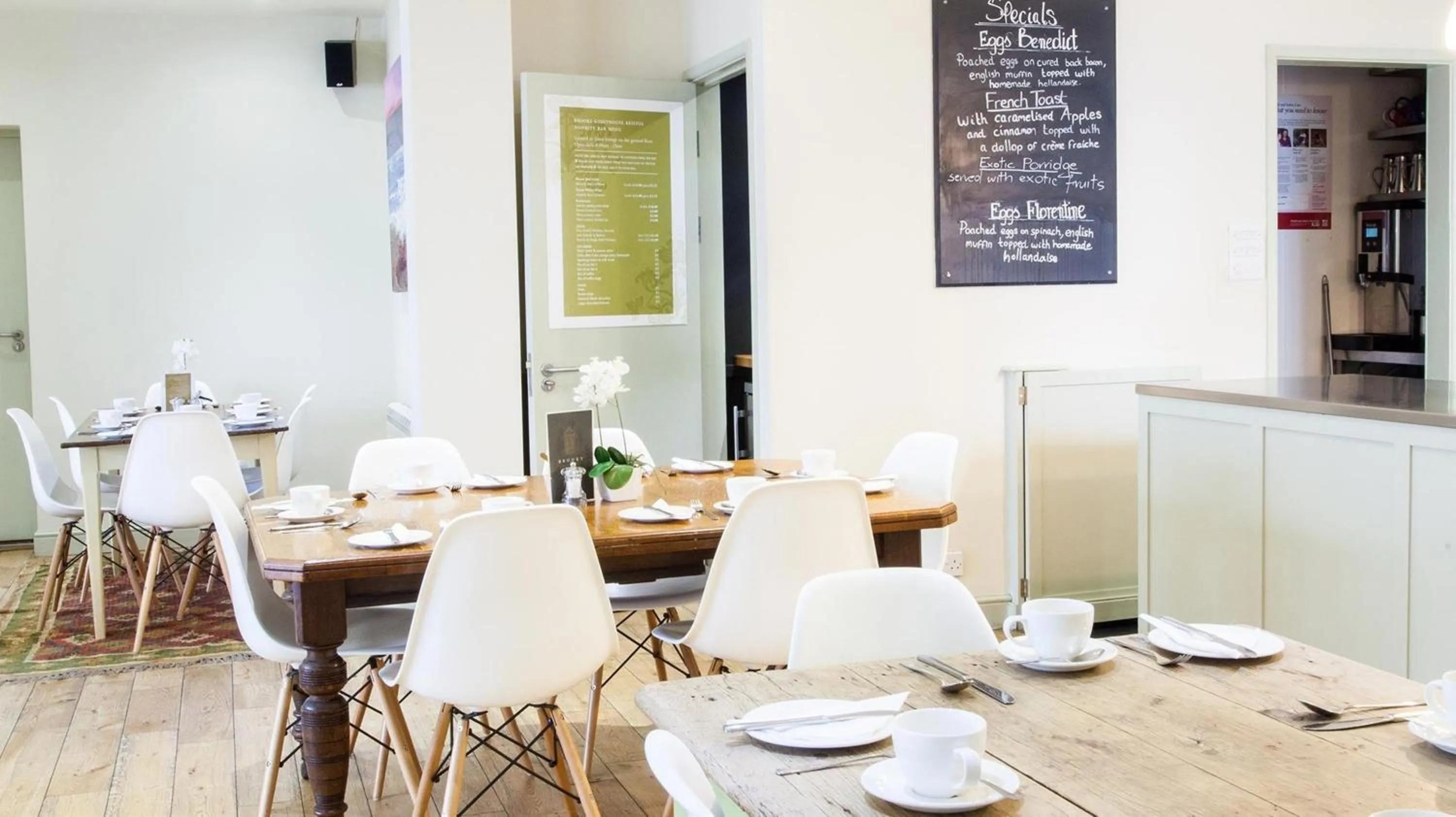 Restaurant/places to eat in Brooks Guesthouse Bristol