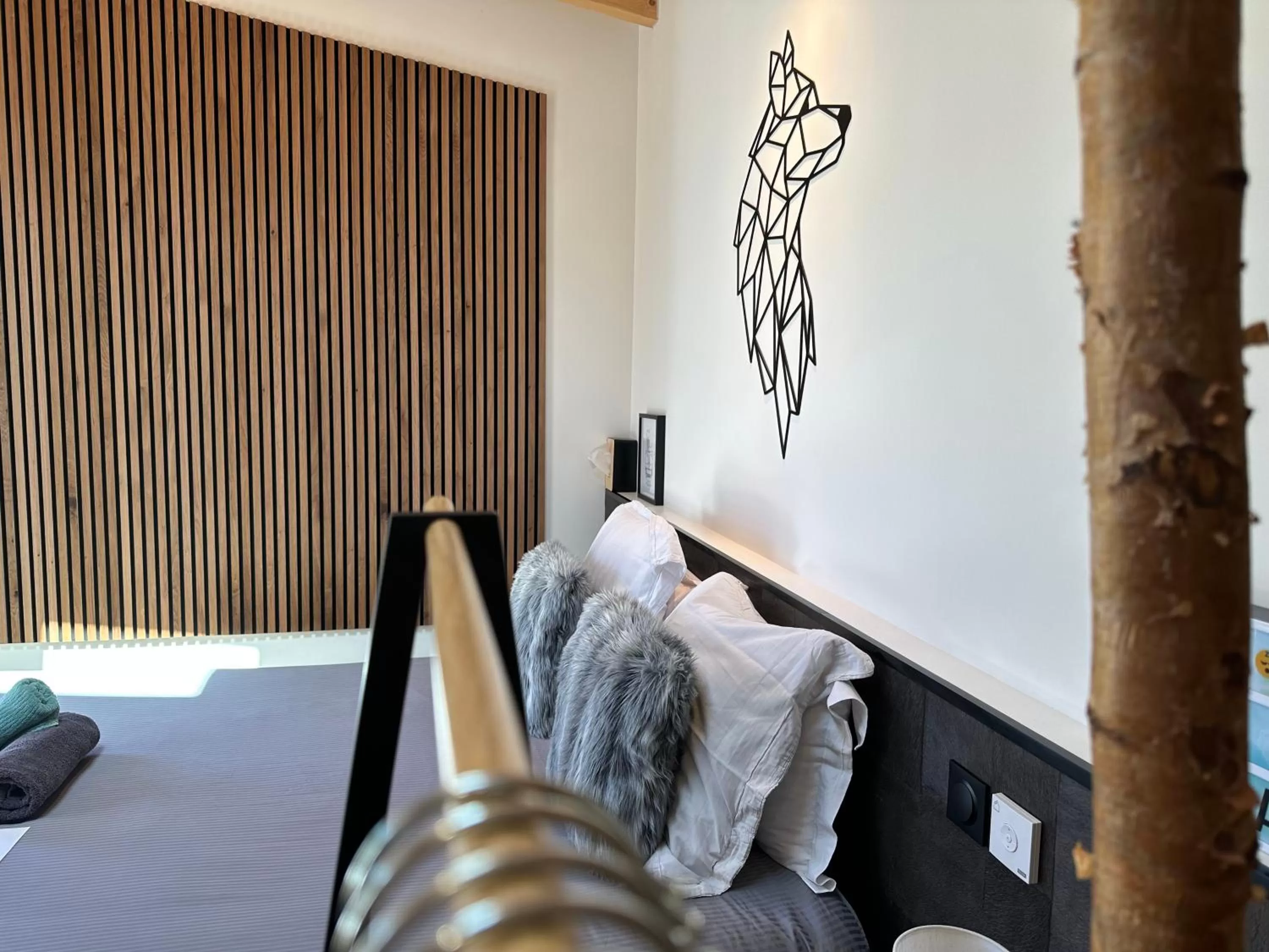 Photo of the whole room in La Villa d'Hélène 2 - Chambres d'hôtes BnB et Appartements - Cluses