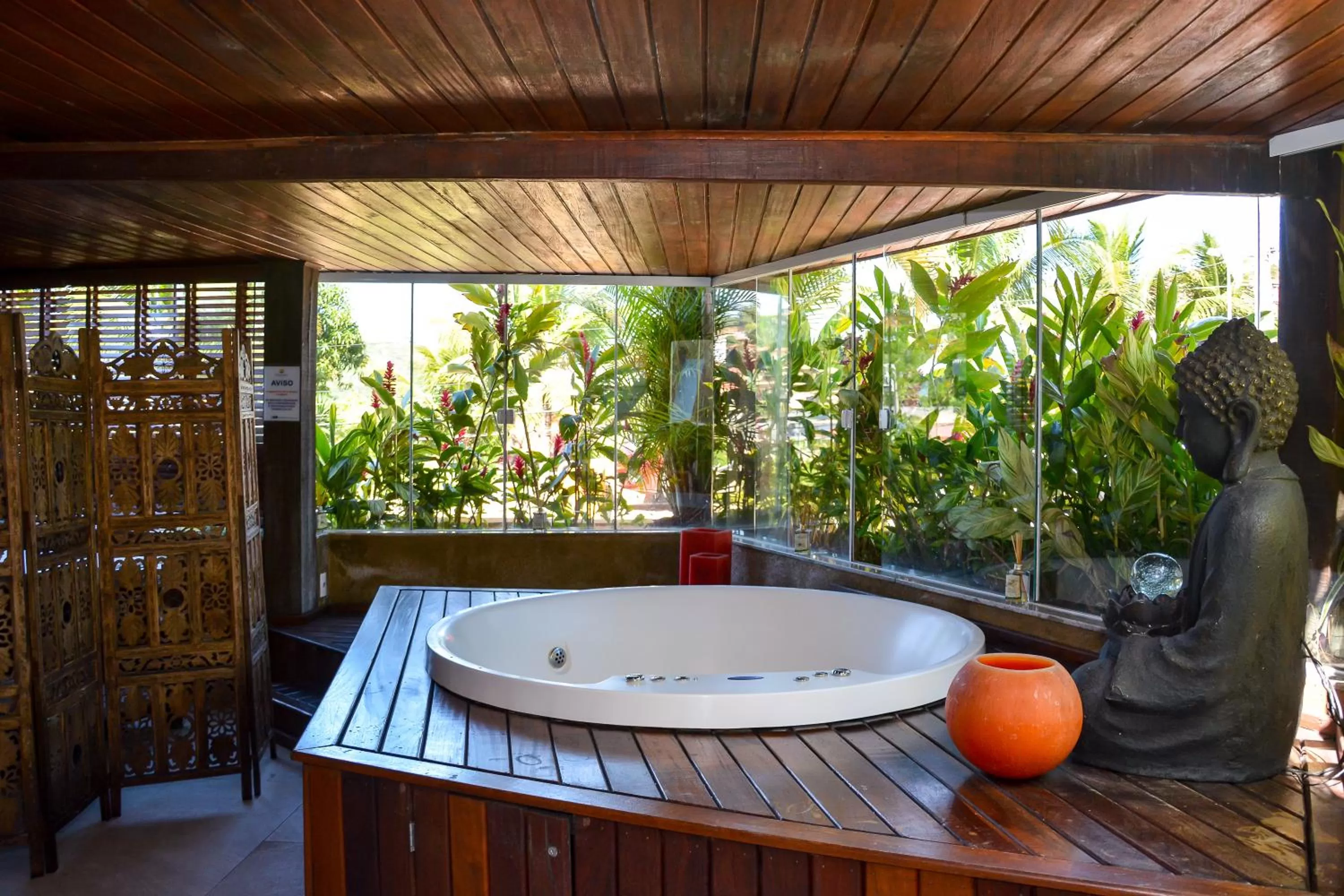 Hot Tub in Bahiamarela Boutique Hotel & SPA