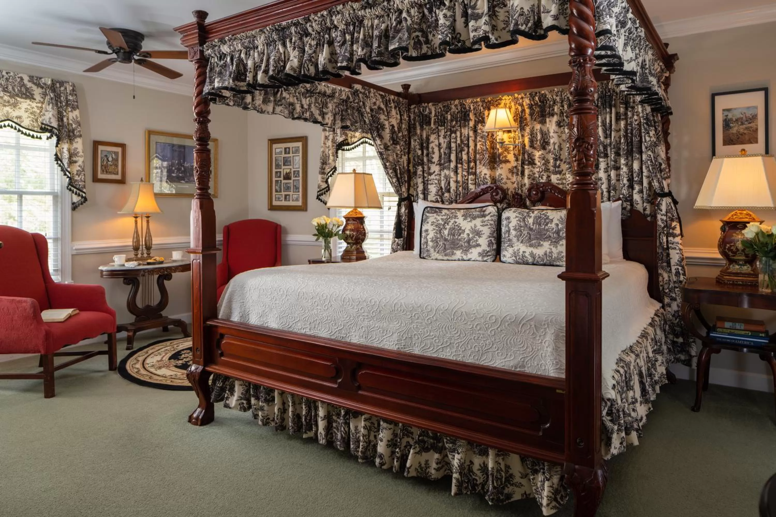 Bed in A Williamsburg White House Inn