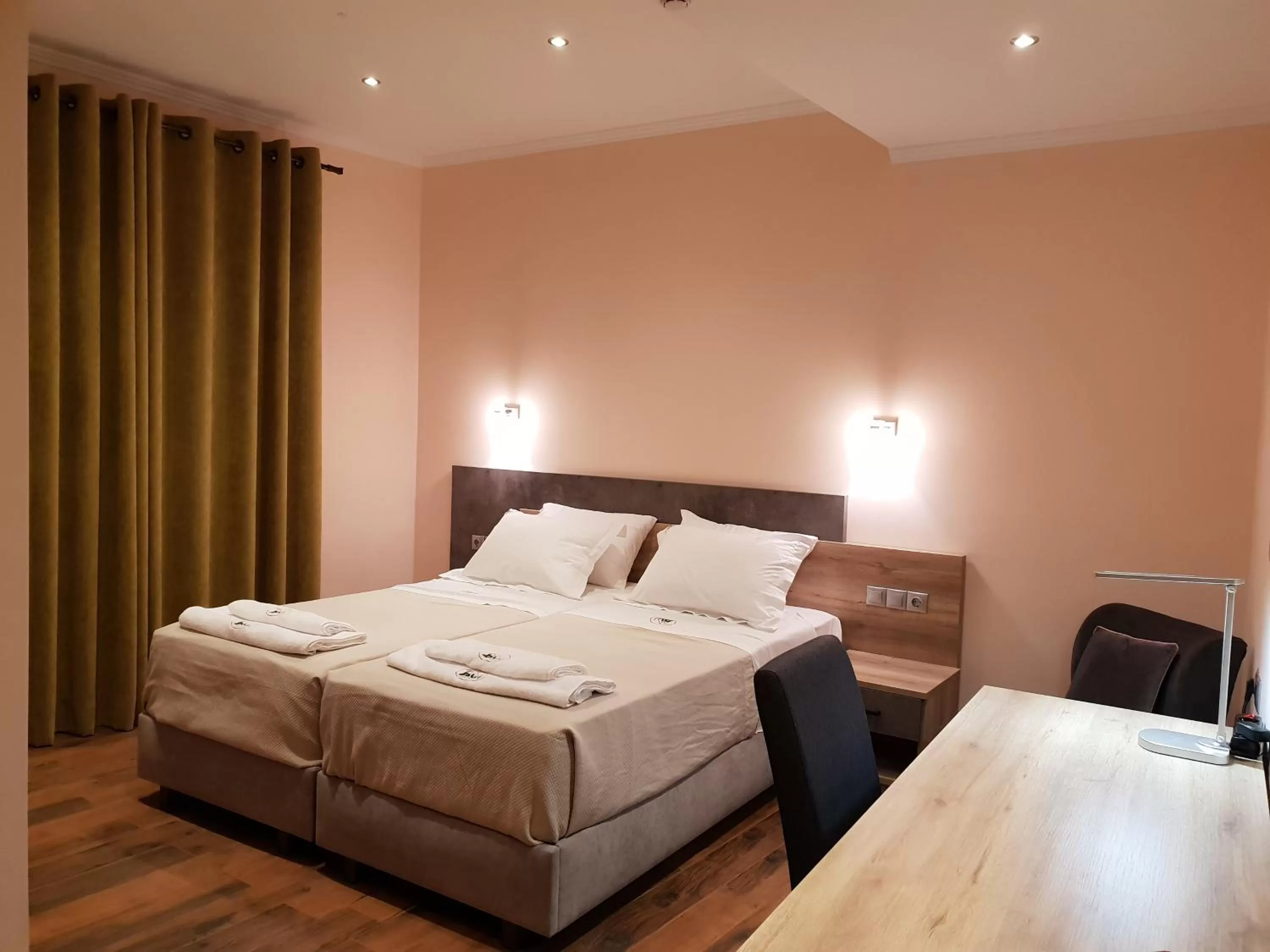 Photo of the whole room, Bed in Mondeus Inn Luxury