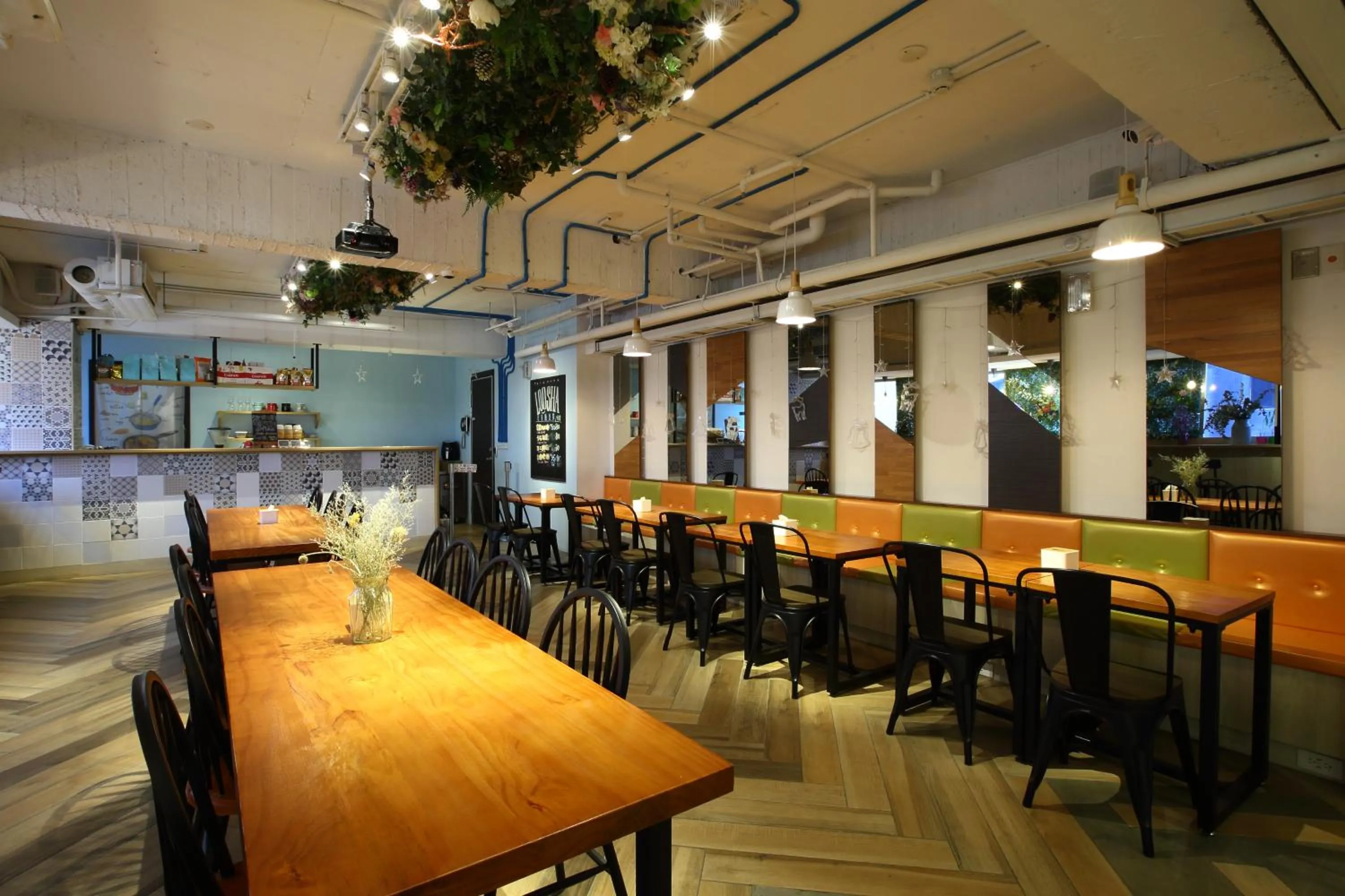 Lounge or bar in Loosha Hostel