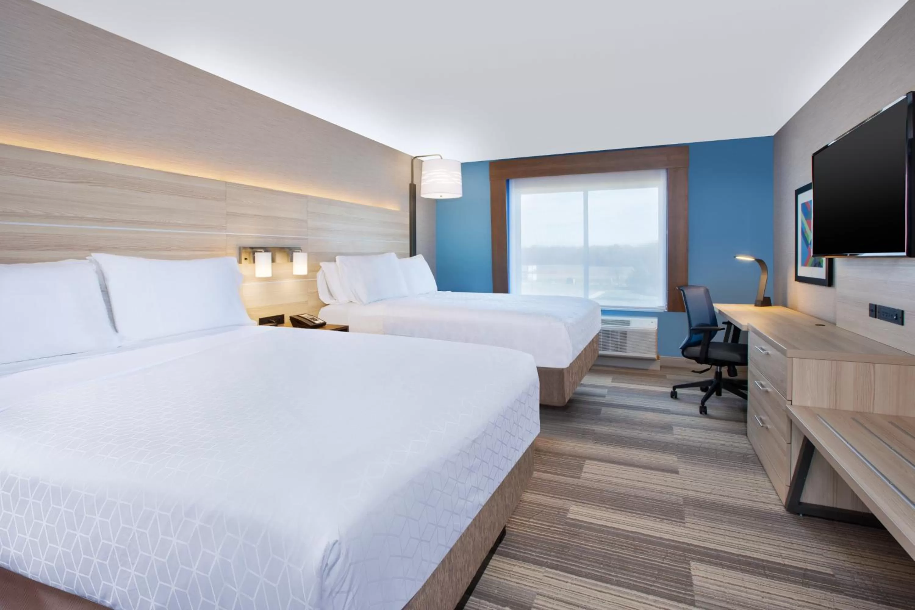 Photo of the whole room, Bed in Holiday Inn Express & Suites Wooster by IHG