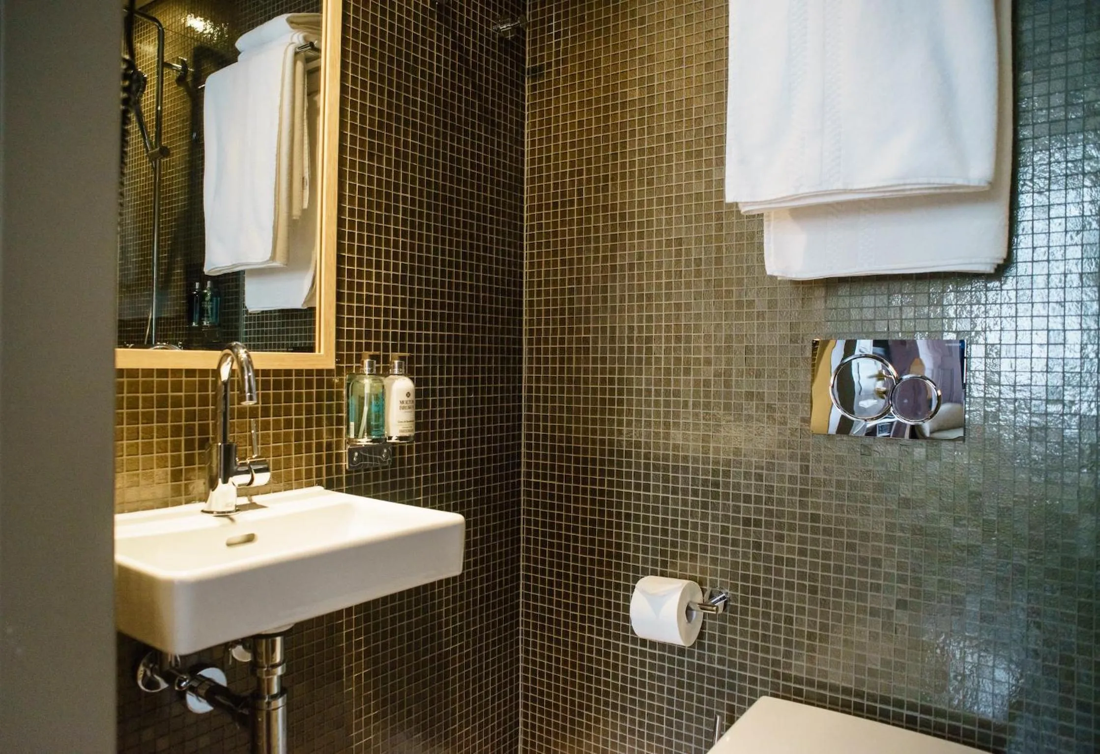 Bathroom in Mimi's Hotel Soho