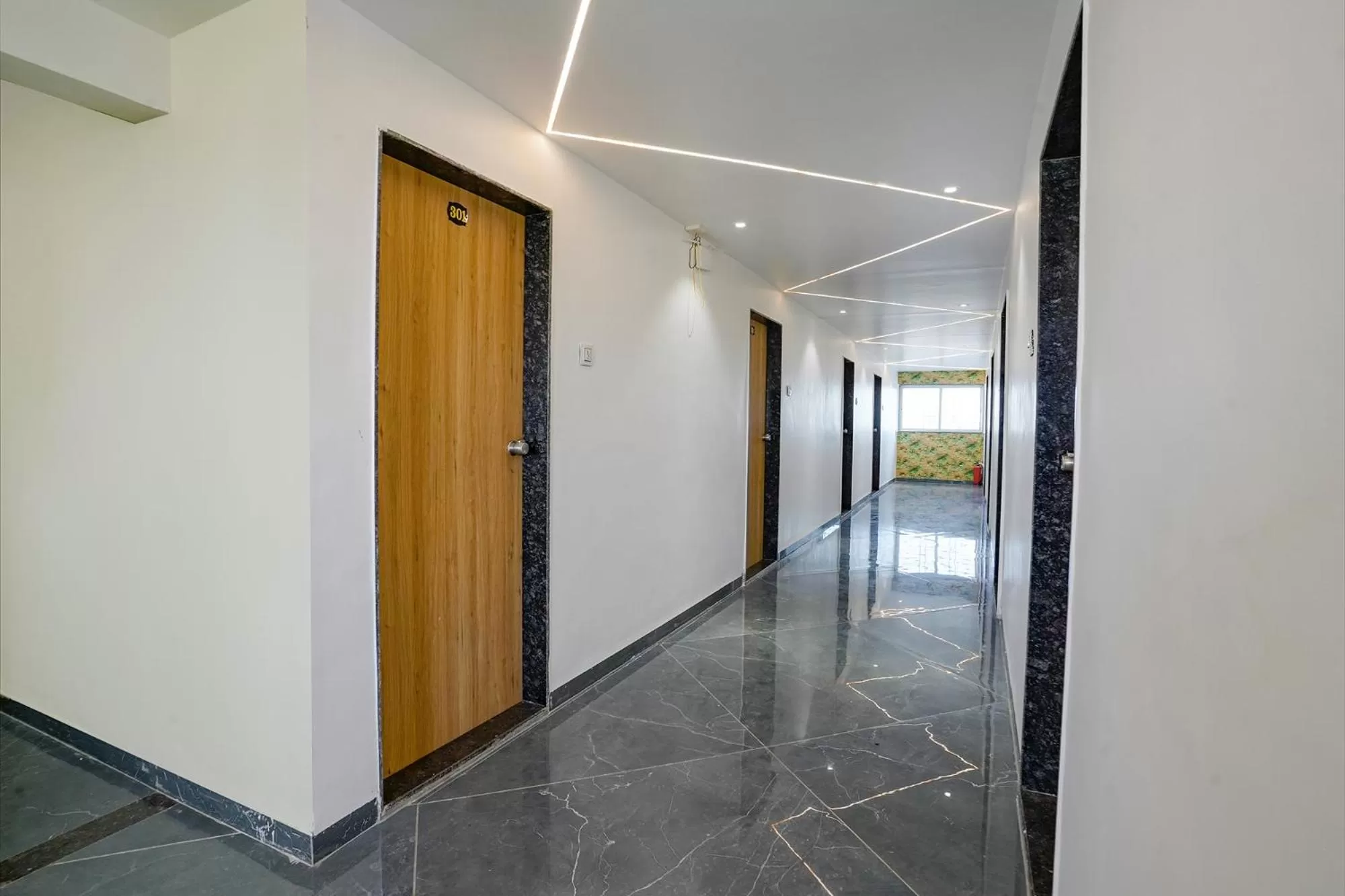 Lobby or reception in FabHotel Galaxy Stay - Nr Morya Hospital