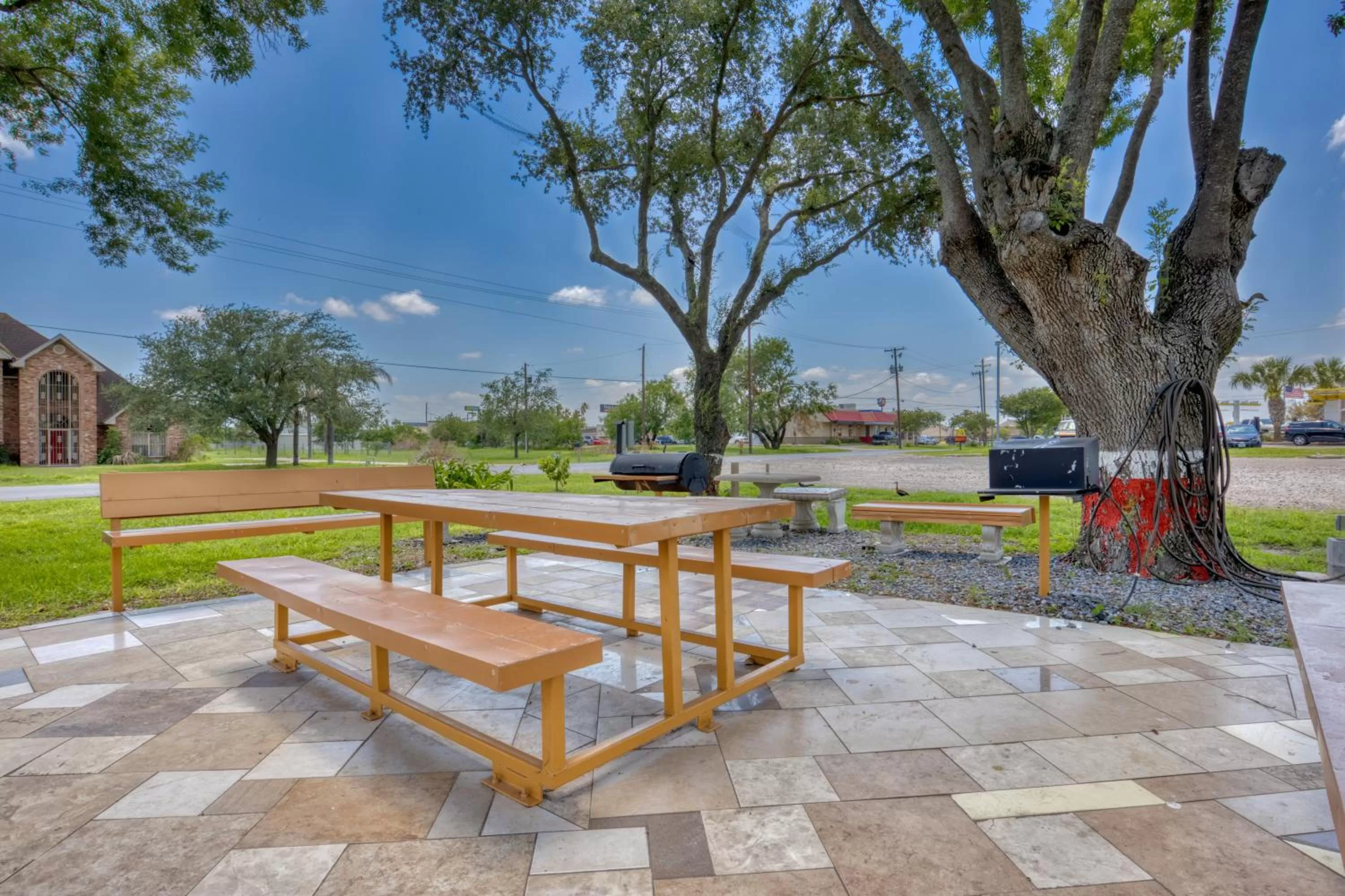 BBQ facilities in Texas Inn Donna