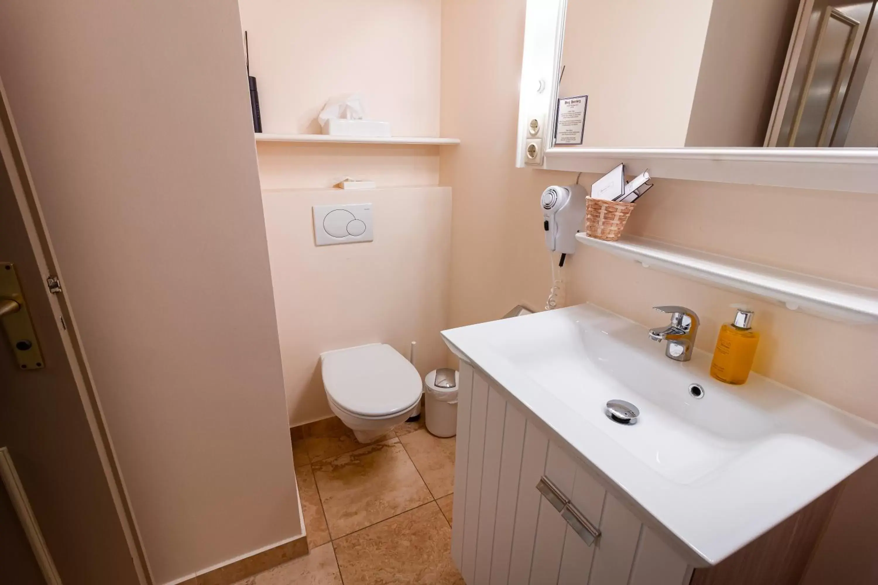 Double Room - single occupancy in Hotel-Restaurant Burg Hornberg Double Room - single occupancy in Hotel-Restaurant Burg Hornberg