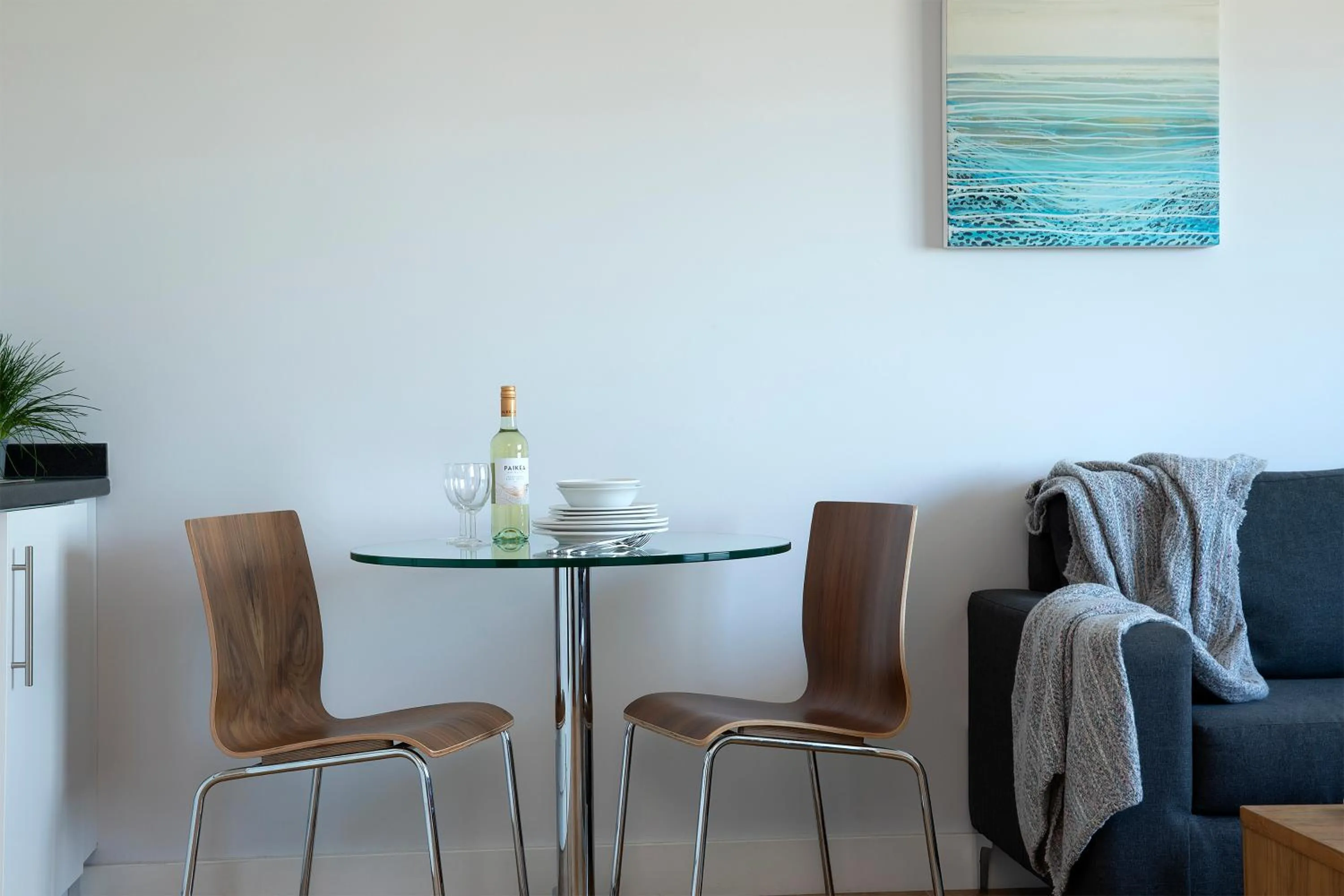 Dining area in HQ Aparthotel Farnborough