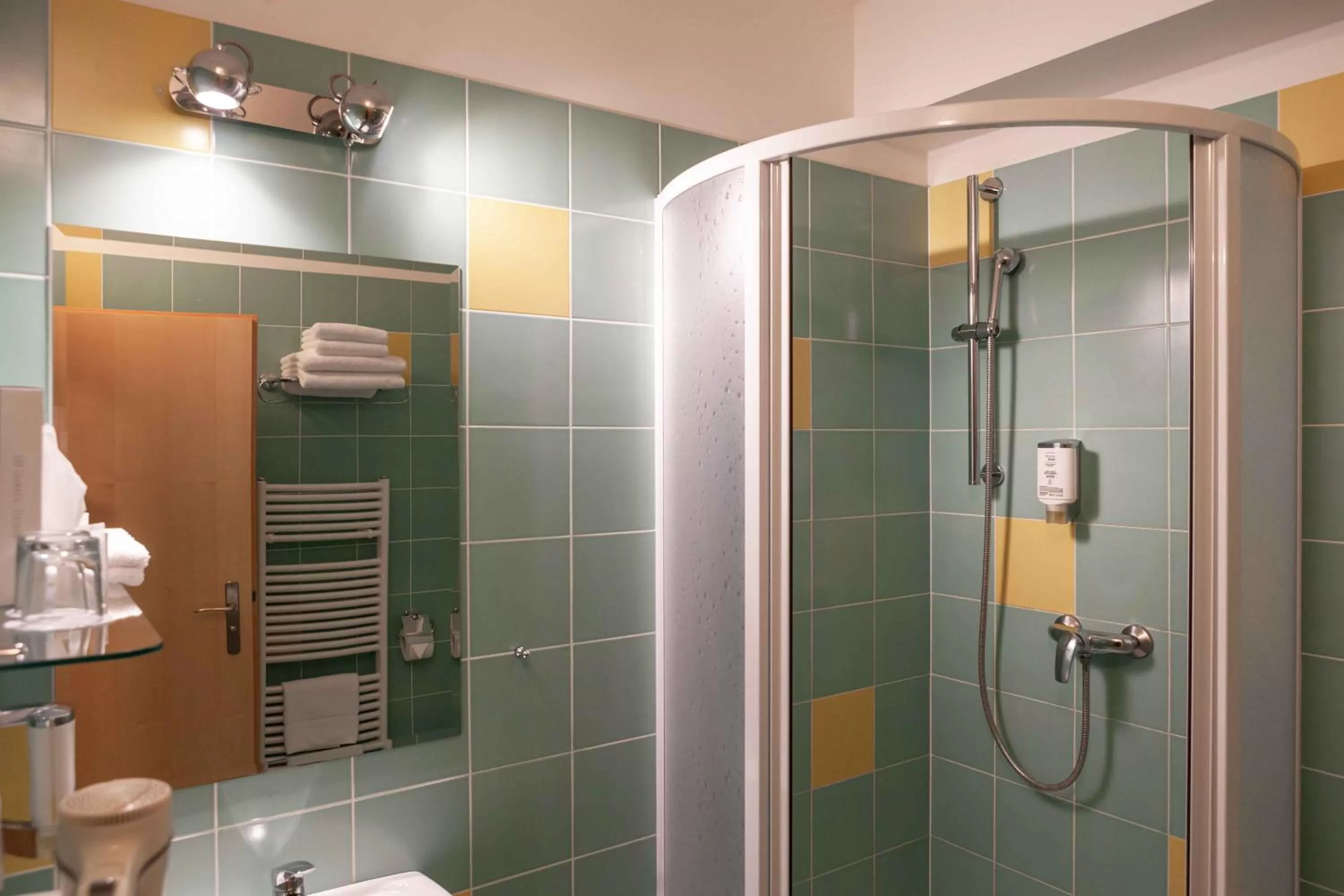 Equitana Hotel Resort