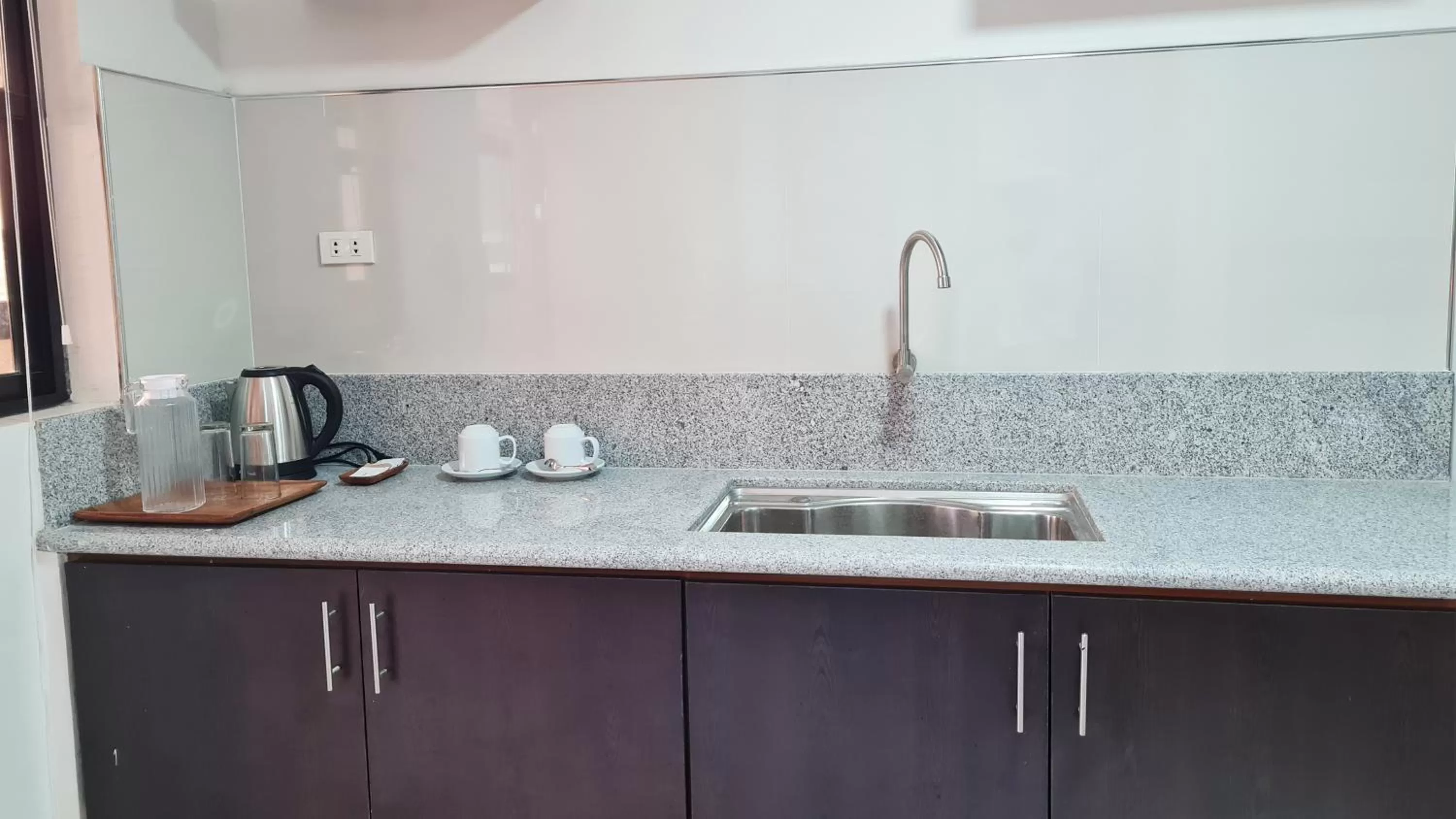 Coffee/tea facilities in Staycation Hotel