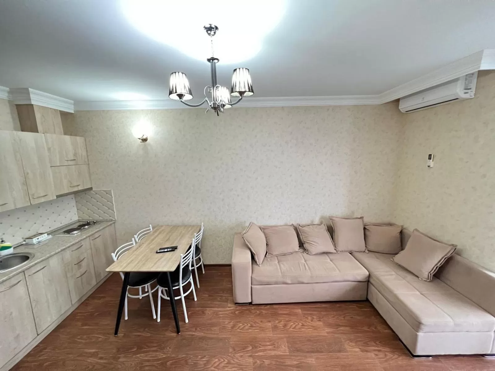 Kitchen or kitchenette, Seating Area in Aparthotel Holiday Lux Batumi