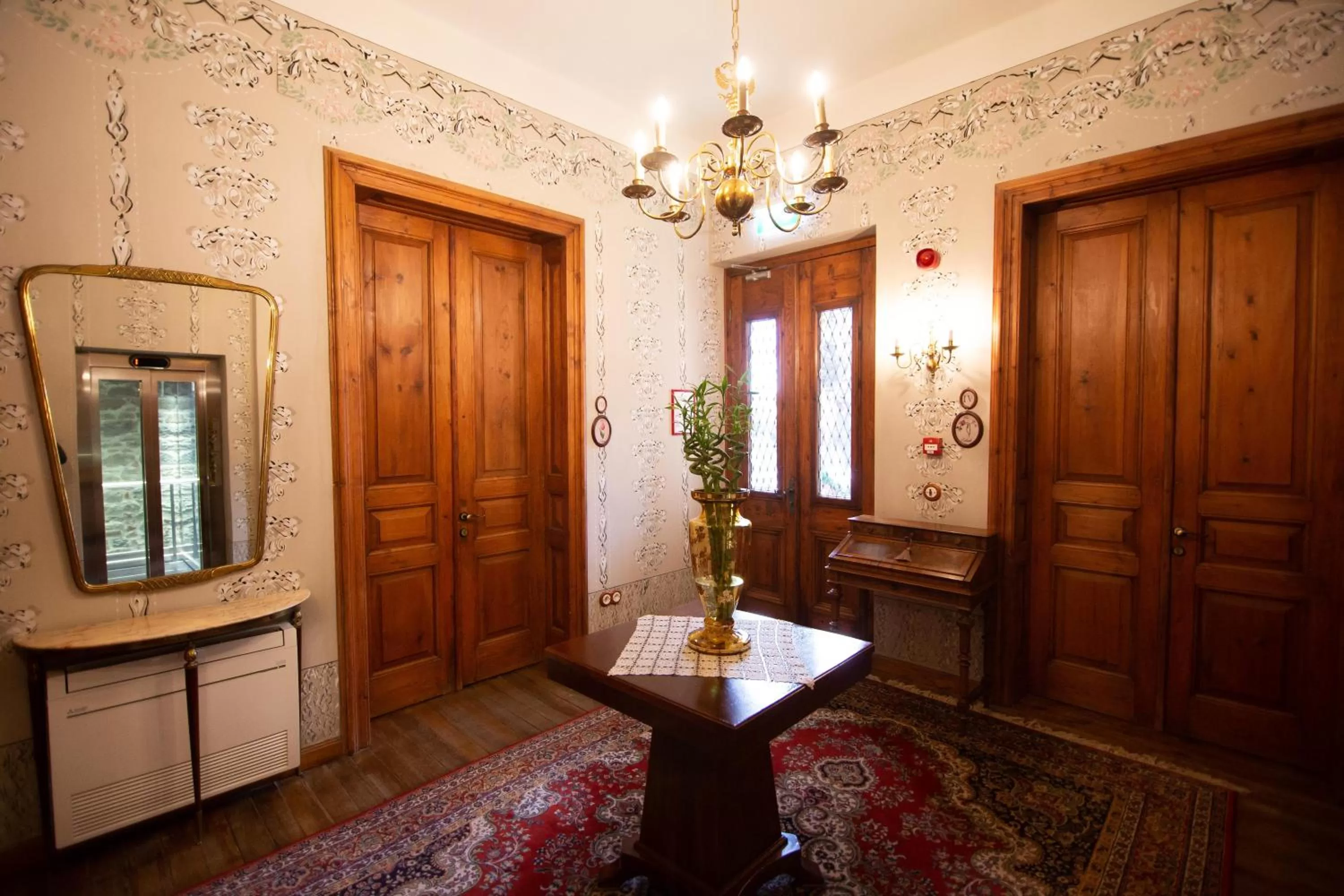 Autumn in Vila Ebel Hotel Pool & Spa