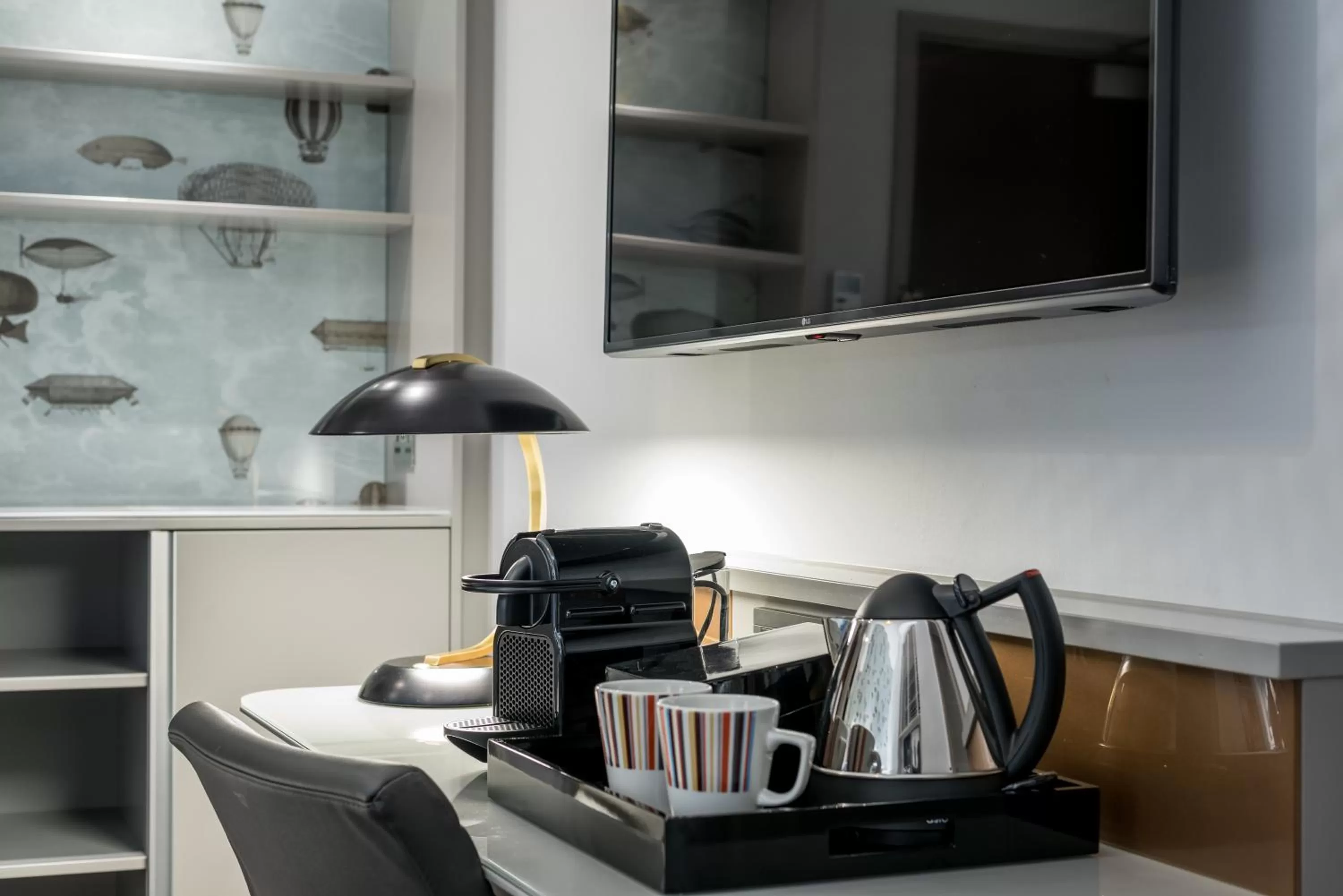 Coffee/tea facilities in Mercure London Hyde Park Hotel