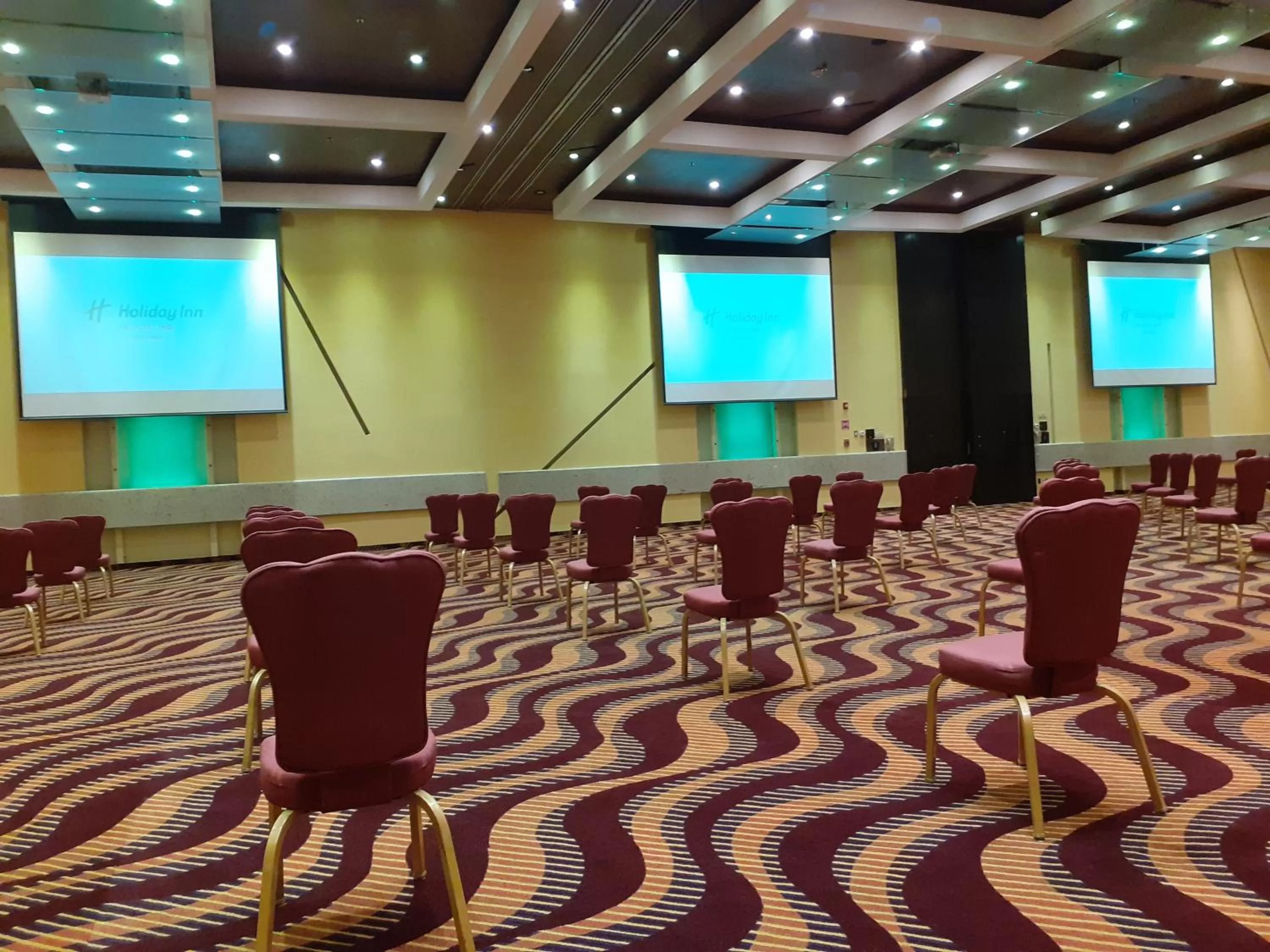 Meeting/conference room in Holiday Inn Puebla Finsa by IHG