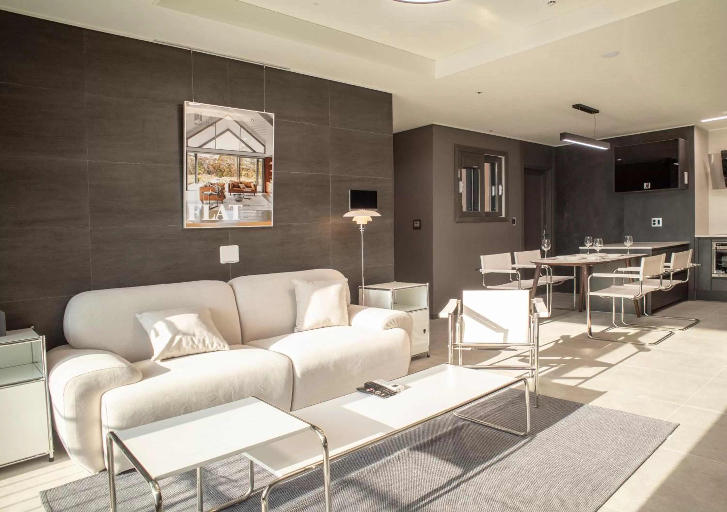 Living room in Y COLLECTION by UH FLAT OSIRIA