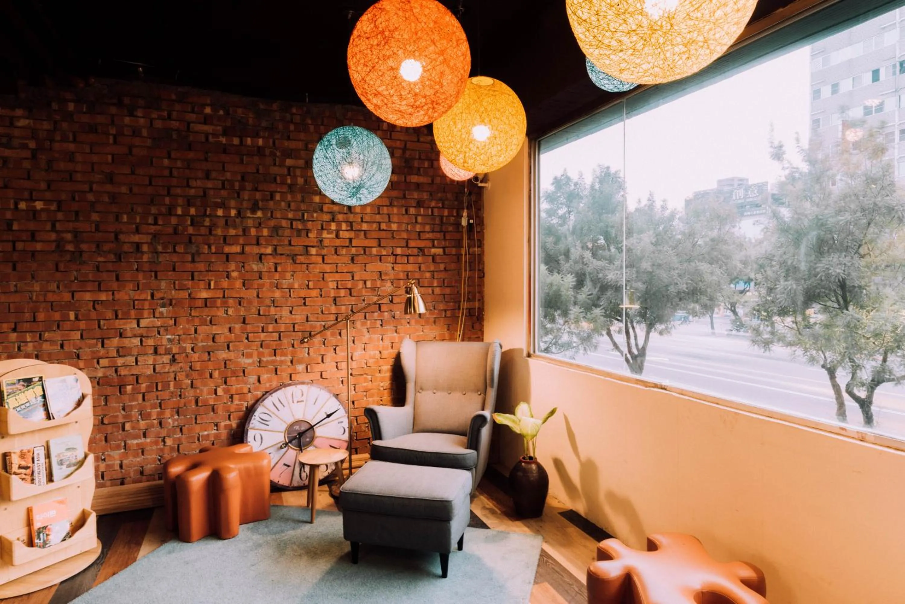 Seating area in Uno Backpackers Inn