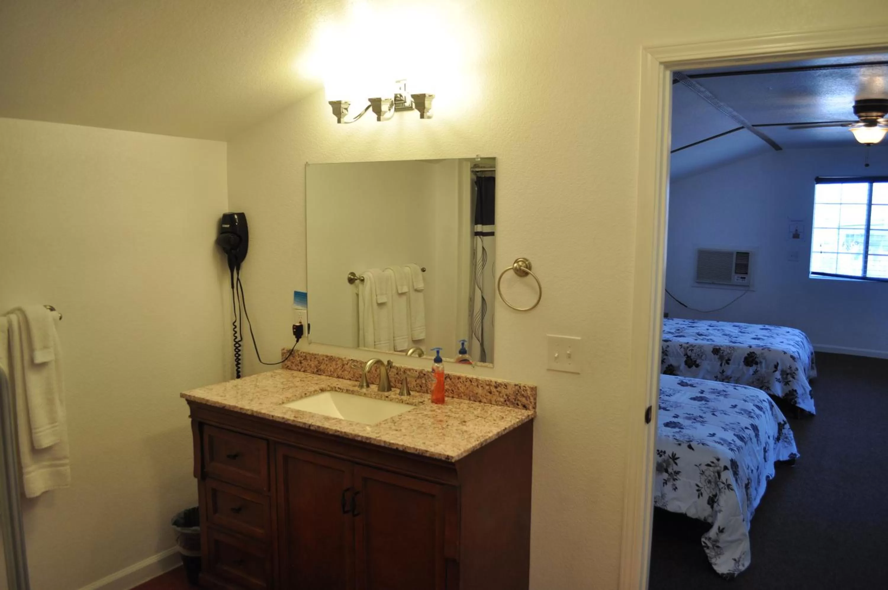 Bathroom in K7 Bed and Breakfast