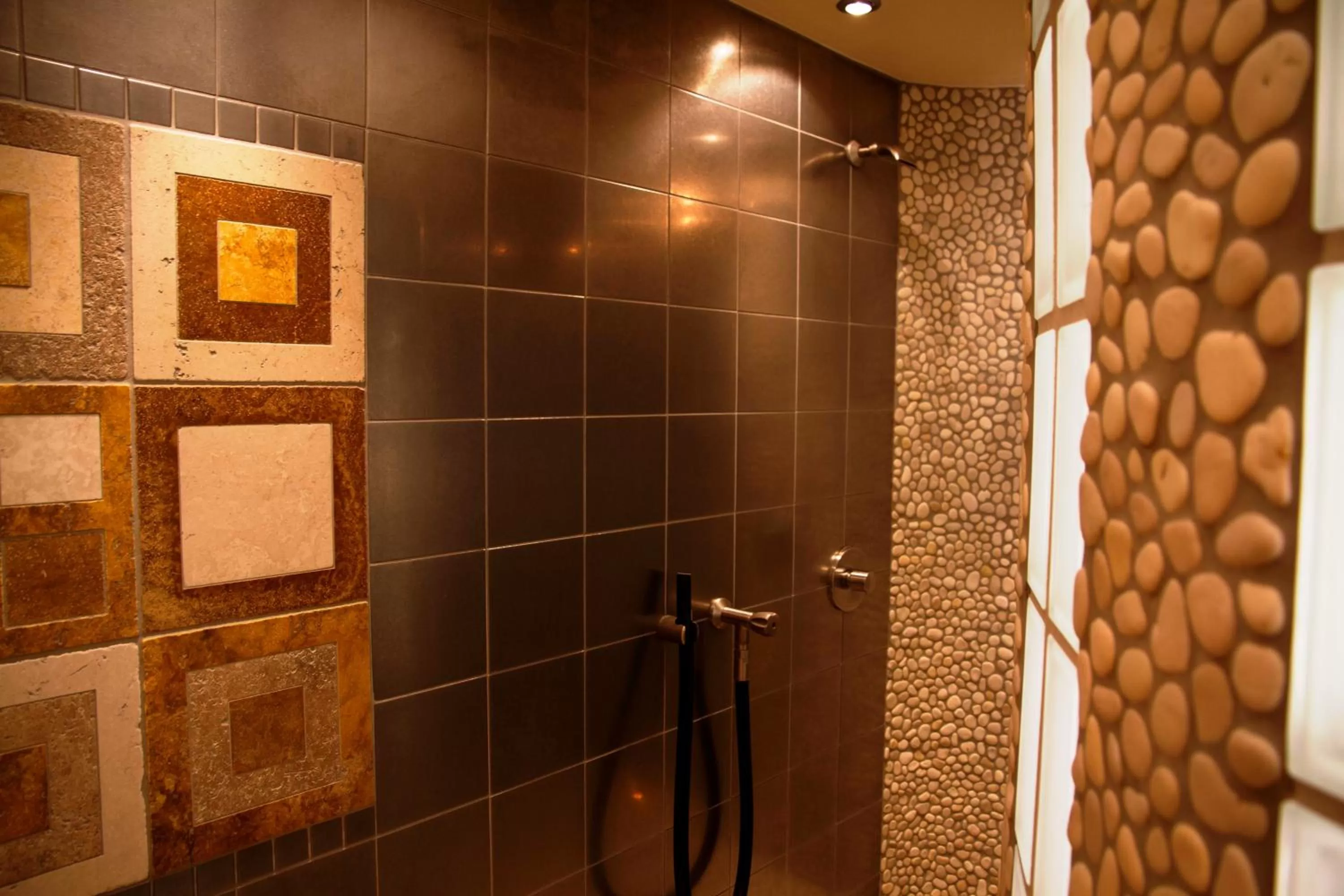 Shower in Hotel Hellers Twenty Four I -24h-Check-In-