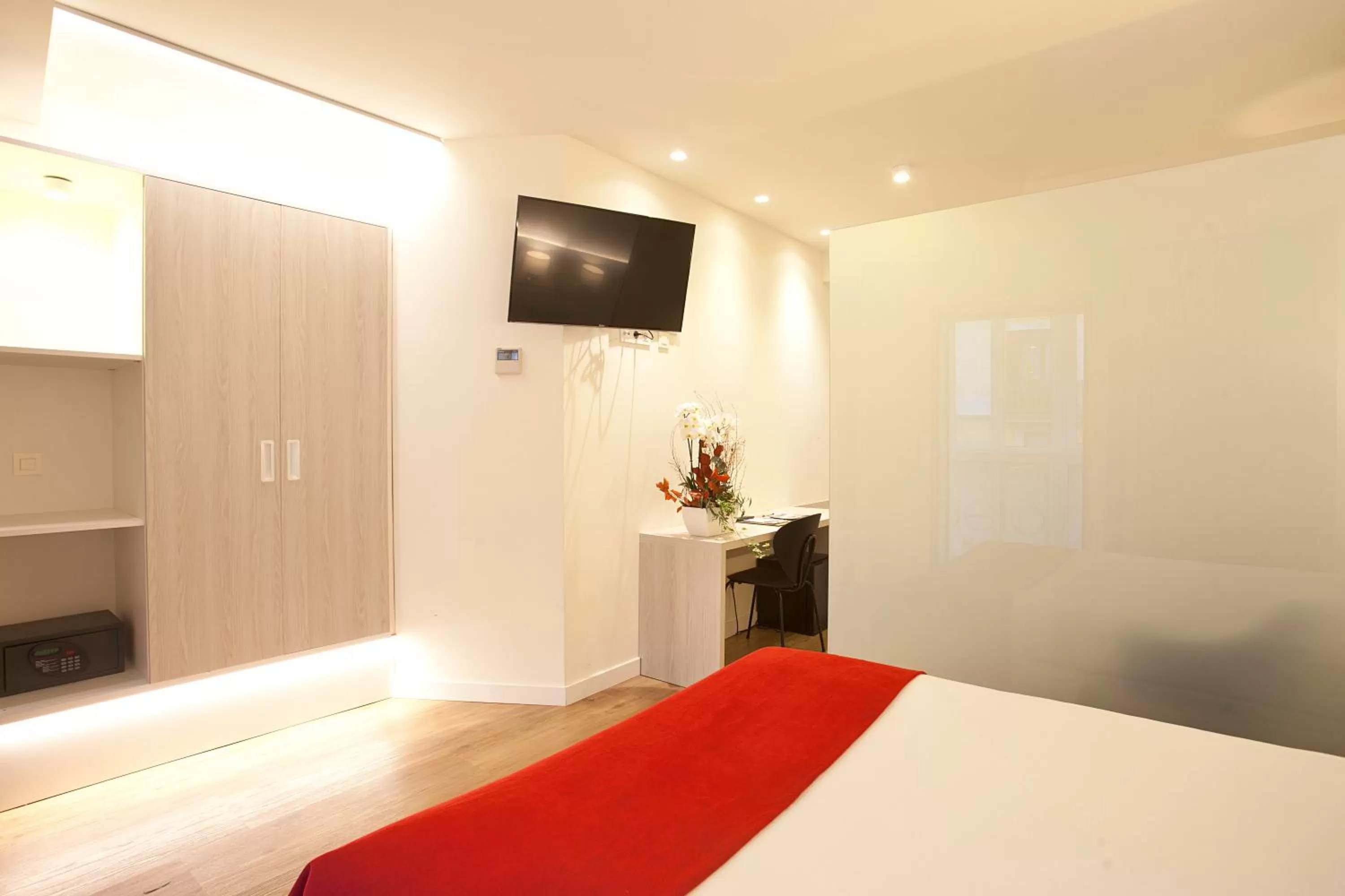 Bed in Hotel Pompaelo Plaza del Ayuntamiento & Spa