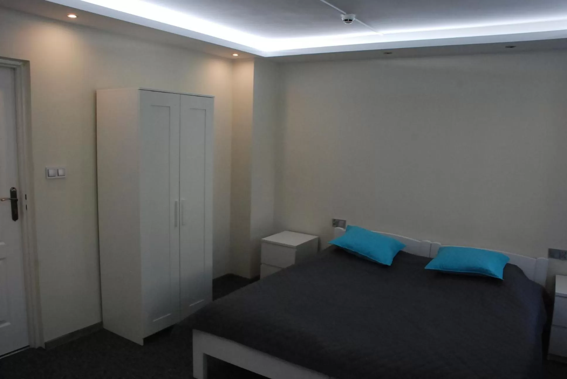 Bed in Hotelik Manhatan