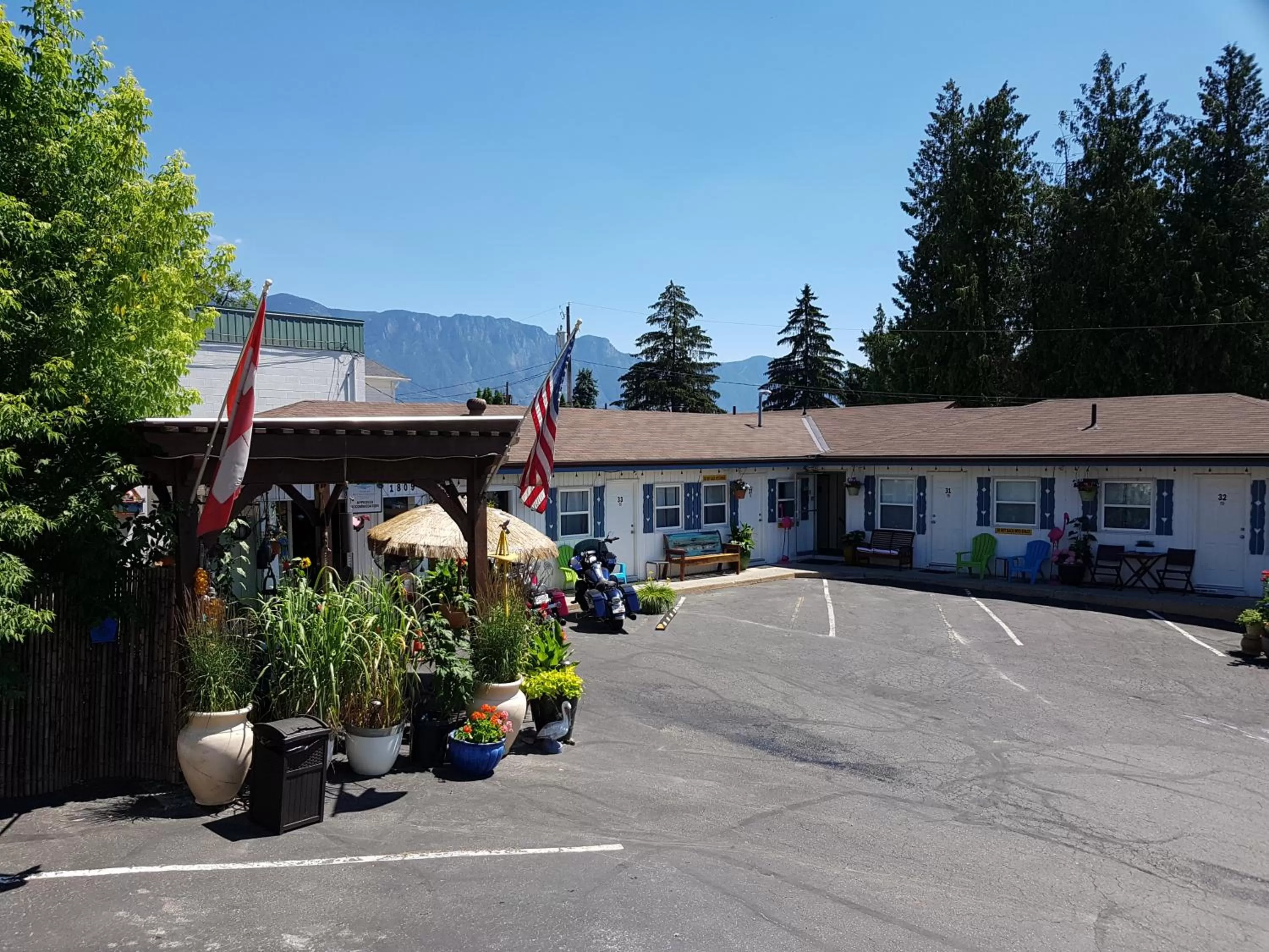 Property building in Creston Valley Motel