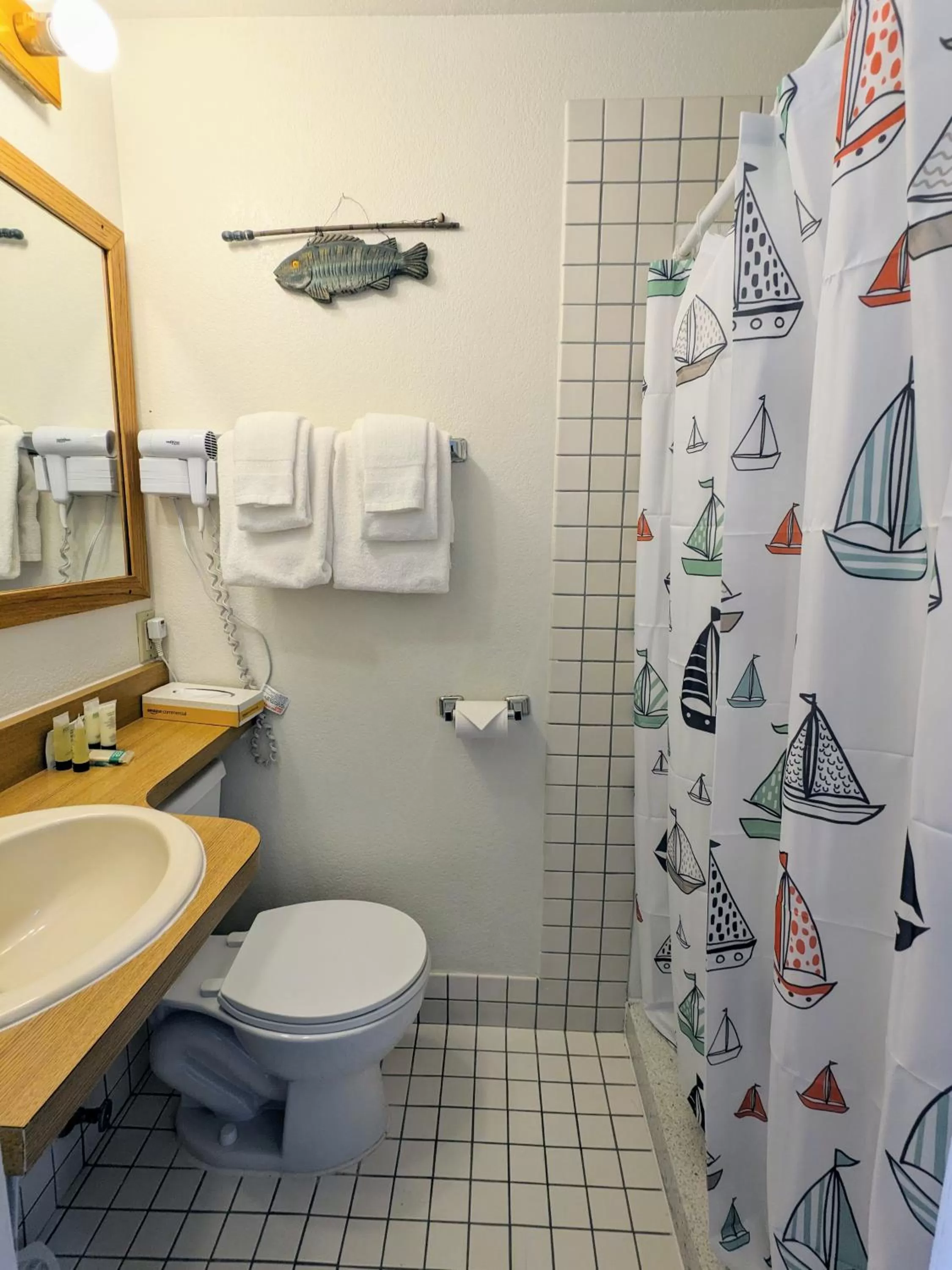 Bathroom in Western Riviera Lakeside Lodging