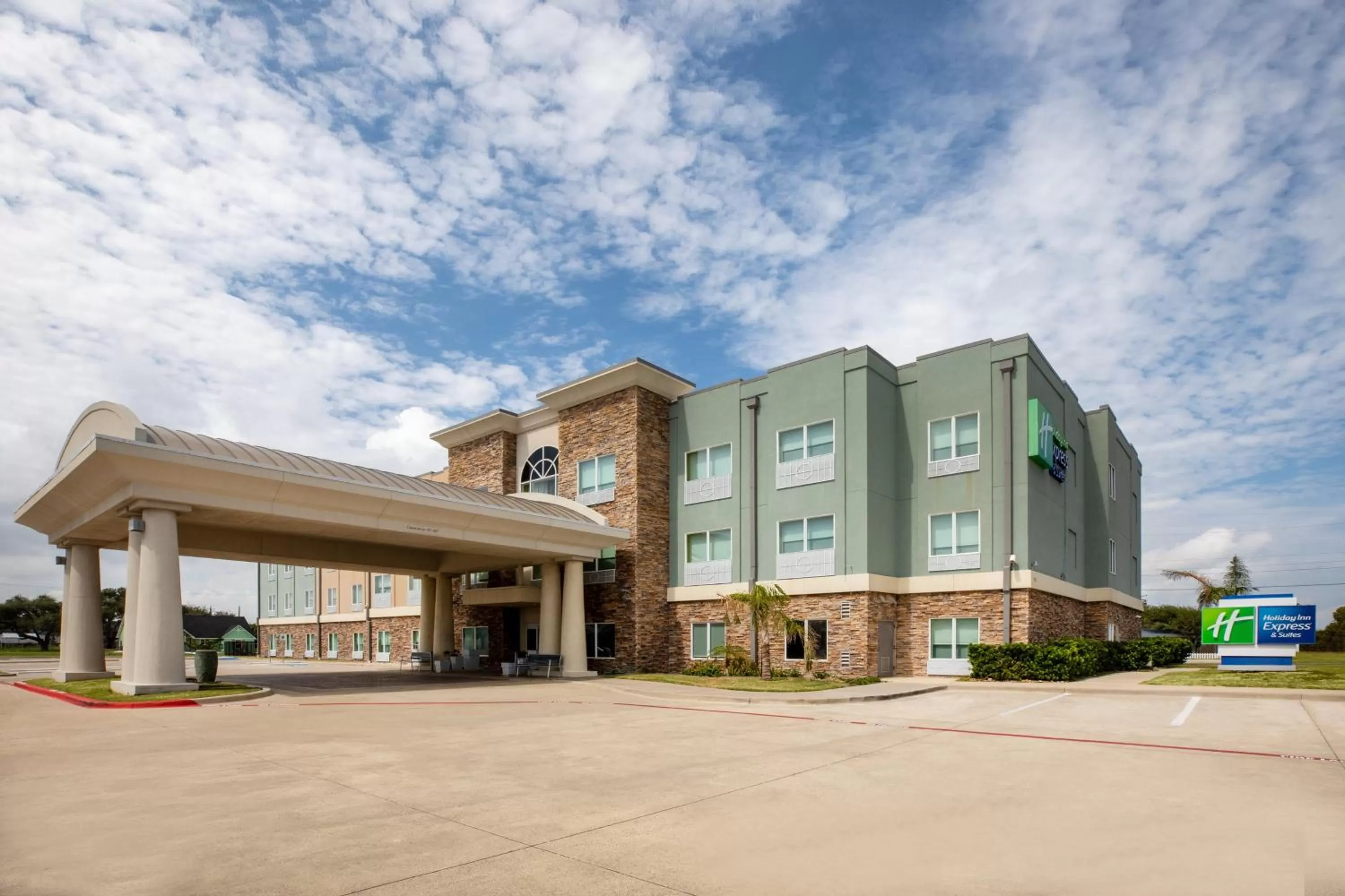 Property building in Holiday Inn Express & Suites Rockport - Bay View by IHG