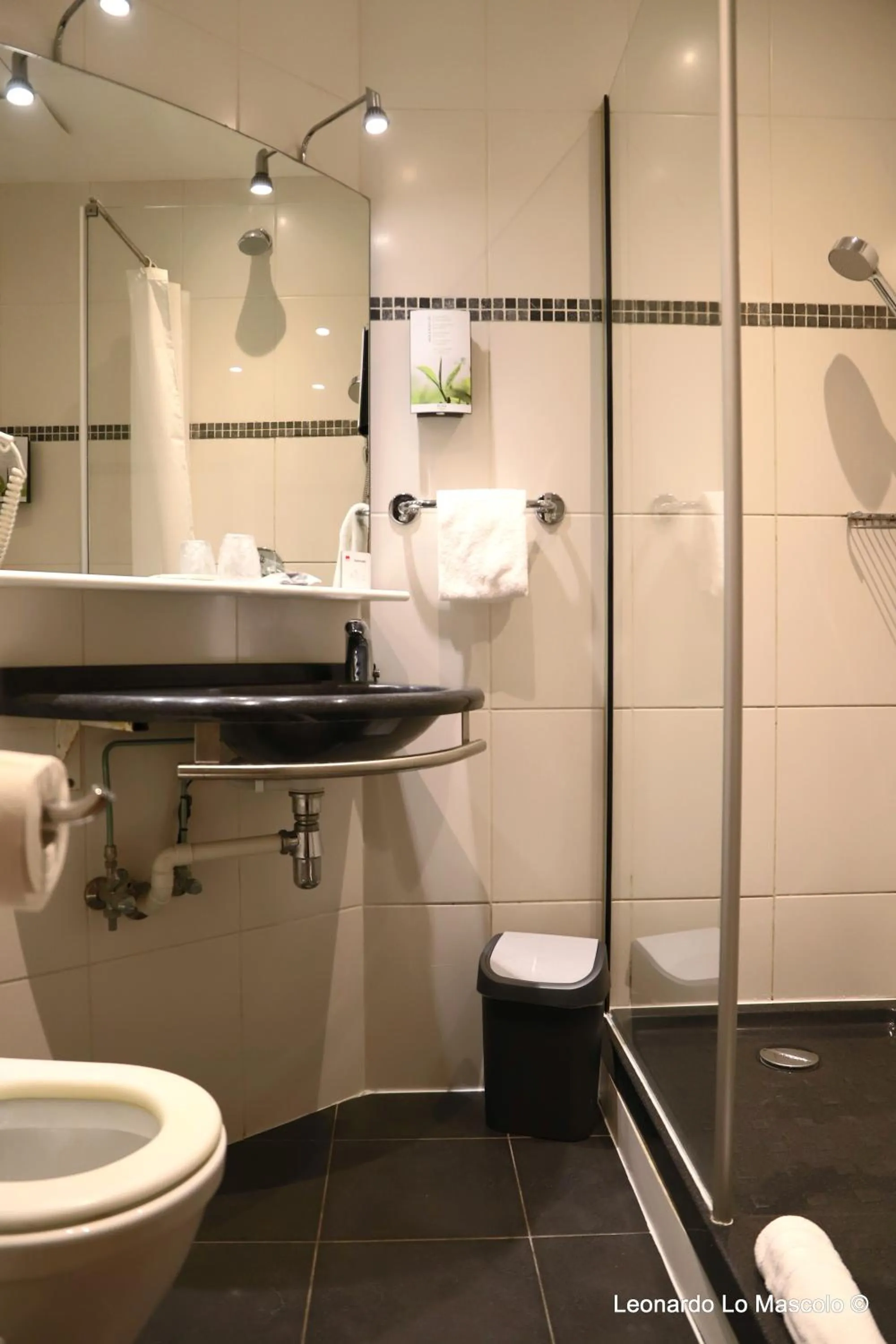 Shower, Bathroom in Univers Hotel Liege-Guillemins