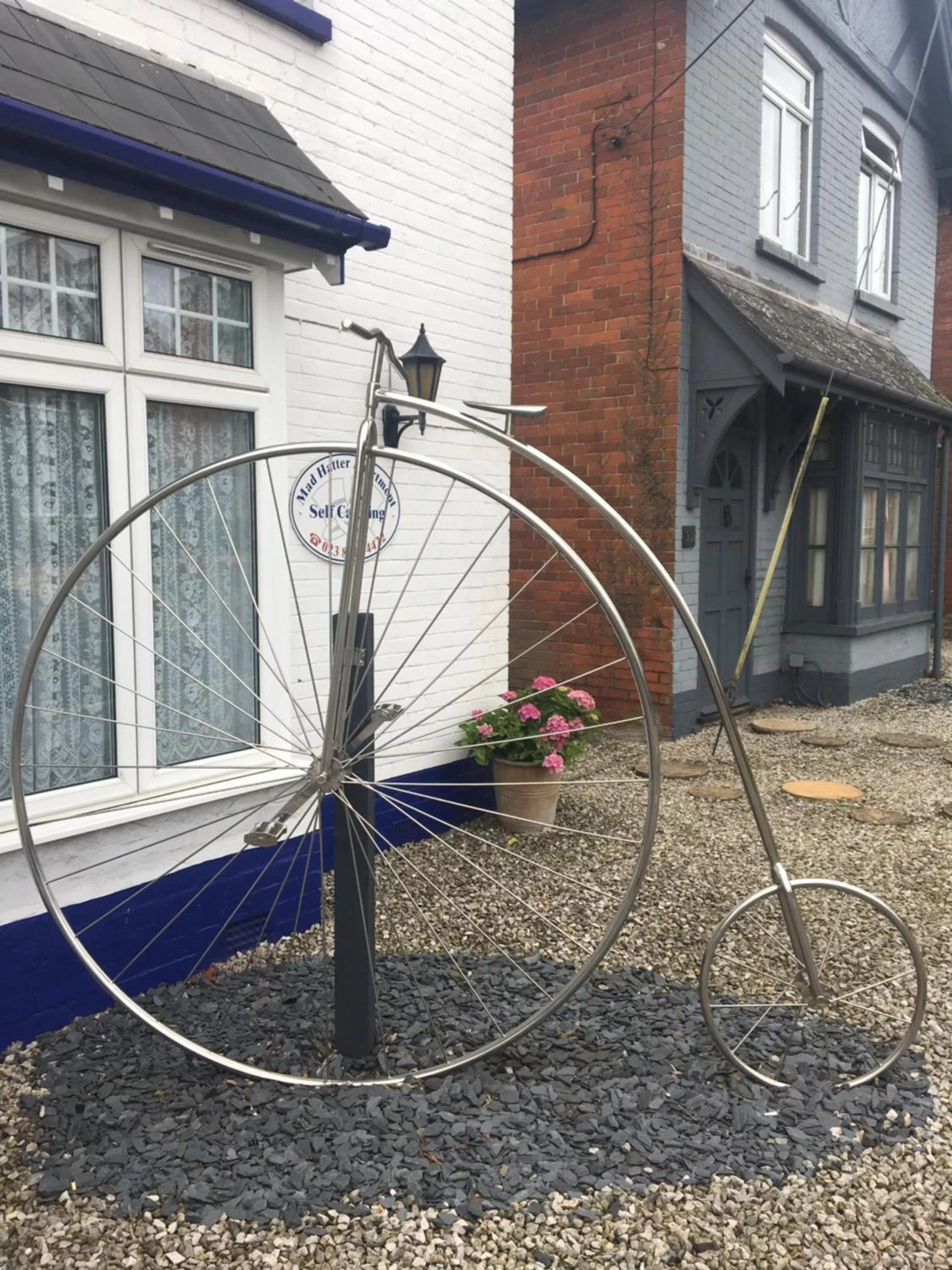 Facade/entrance in Penny Farthing Hotel & Cottages