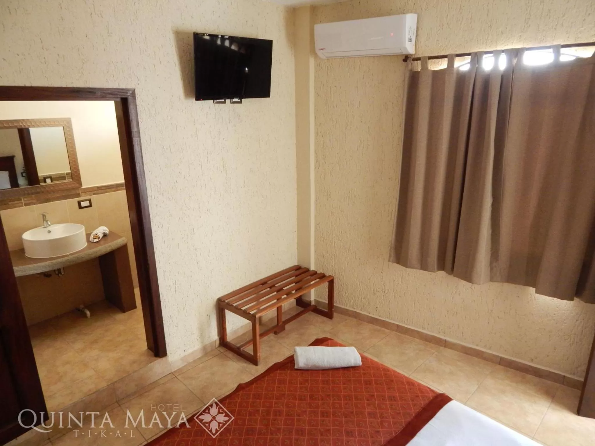 TV and multimedia, Bed in Hotel Quinta Maya