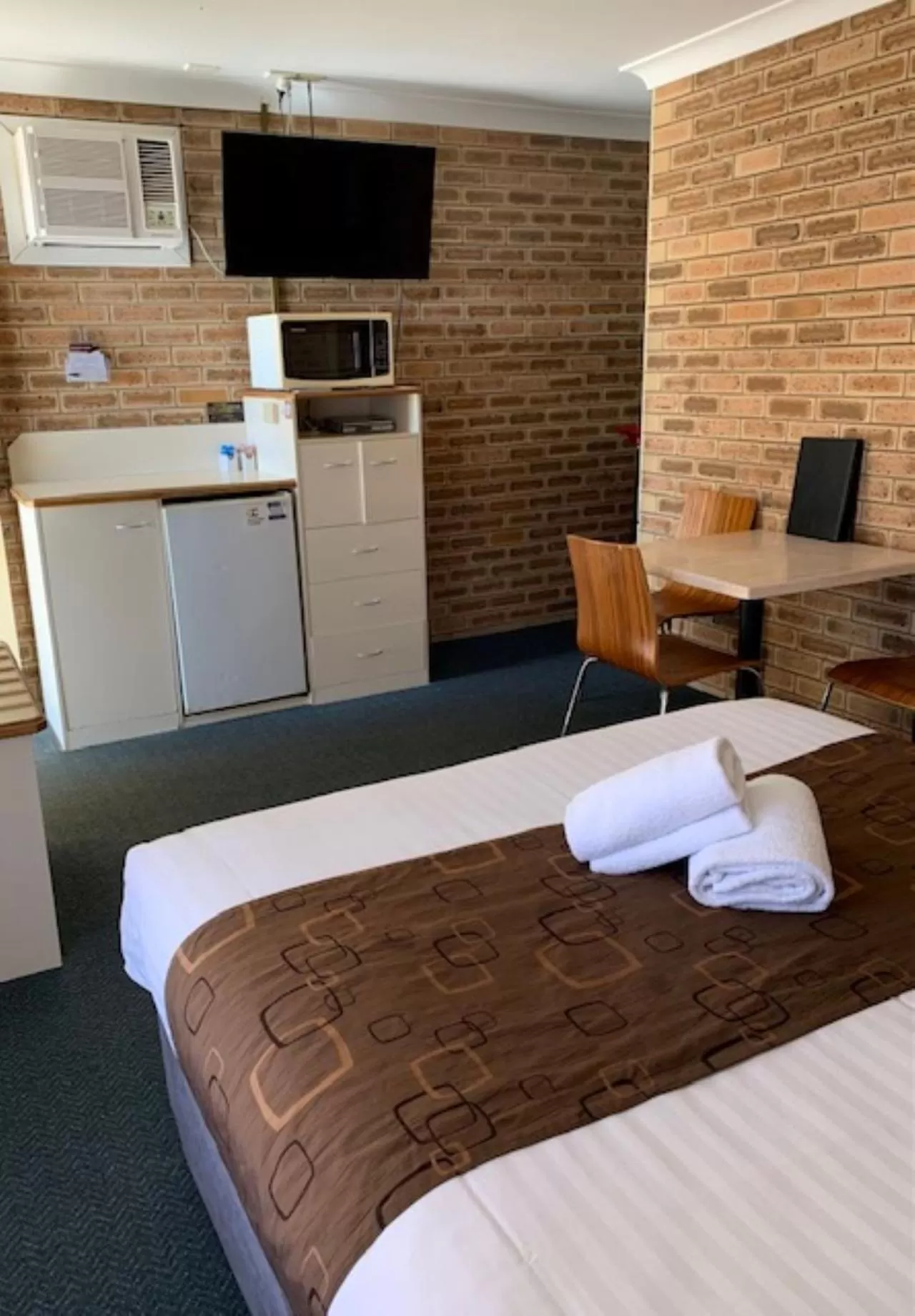 Seating area in Garden City Motor Inn