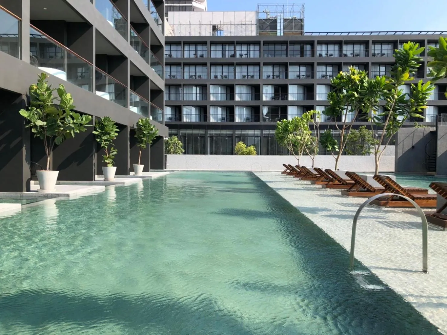 Swimming pool in Ana Anan Resort & Villas Pattaya