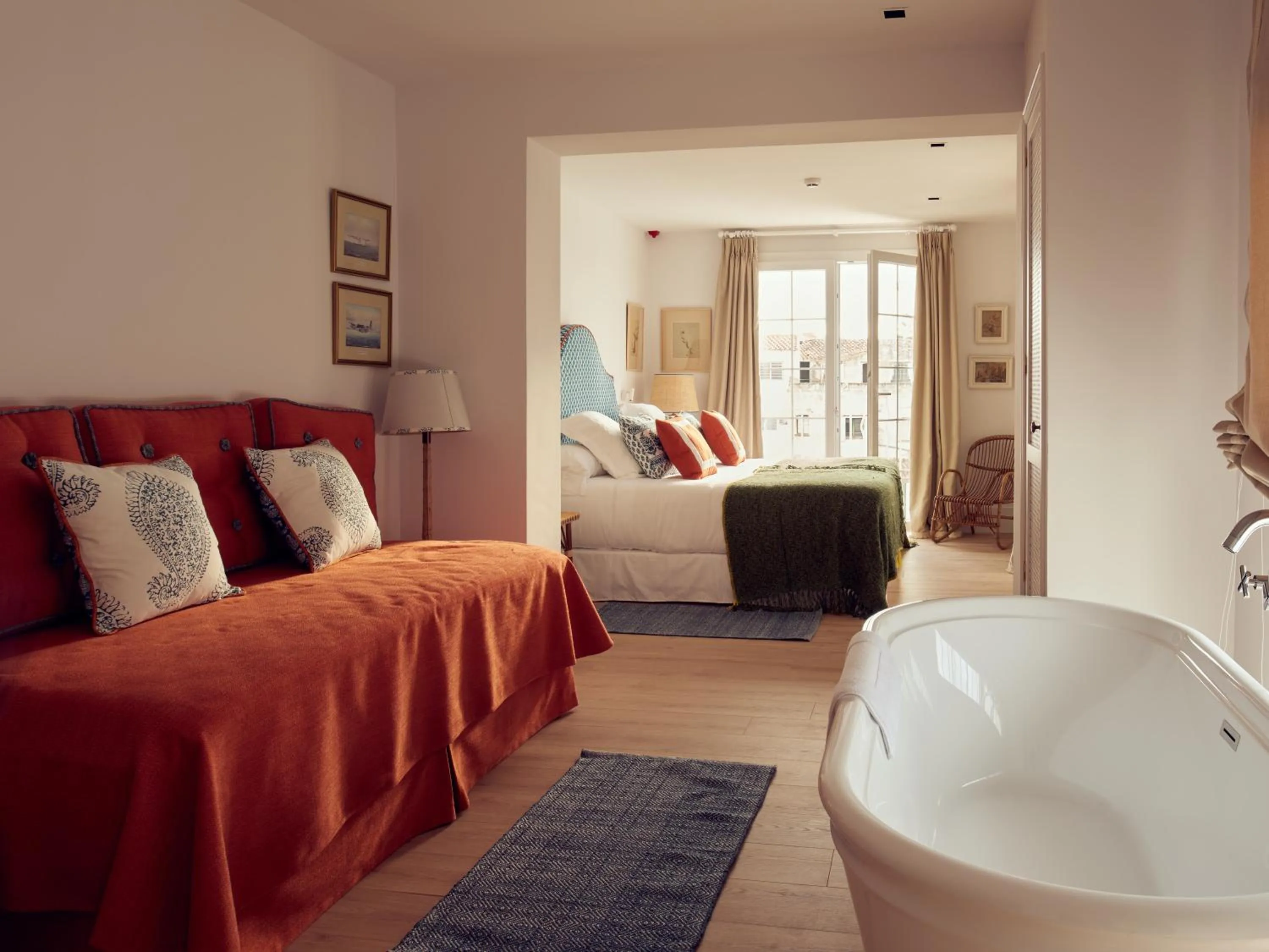 Photo of the whole room, Bed in Cristine Bedfor Mahon Boutique Hotel