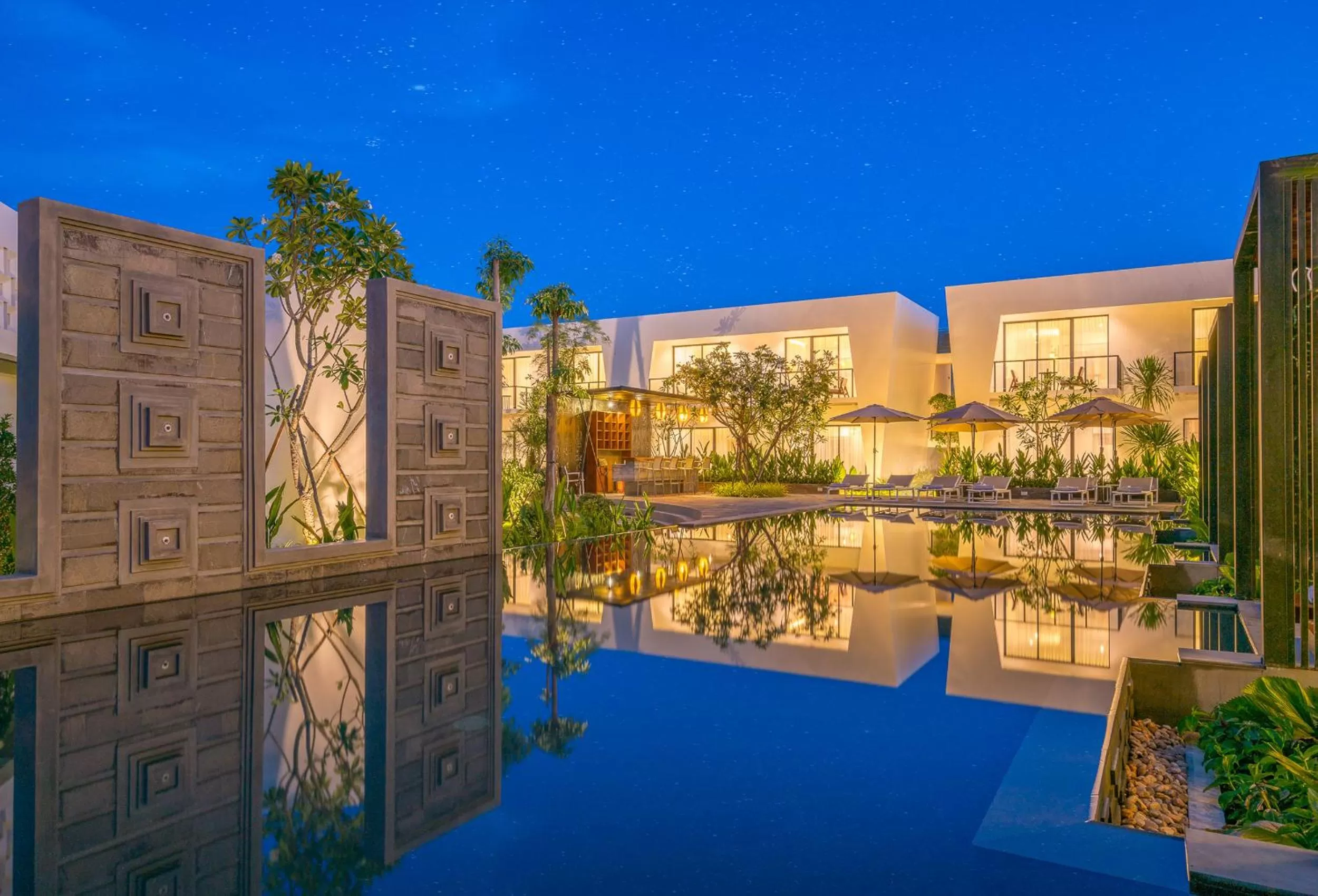 Swimming pool in Metta Residence & Spa