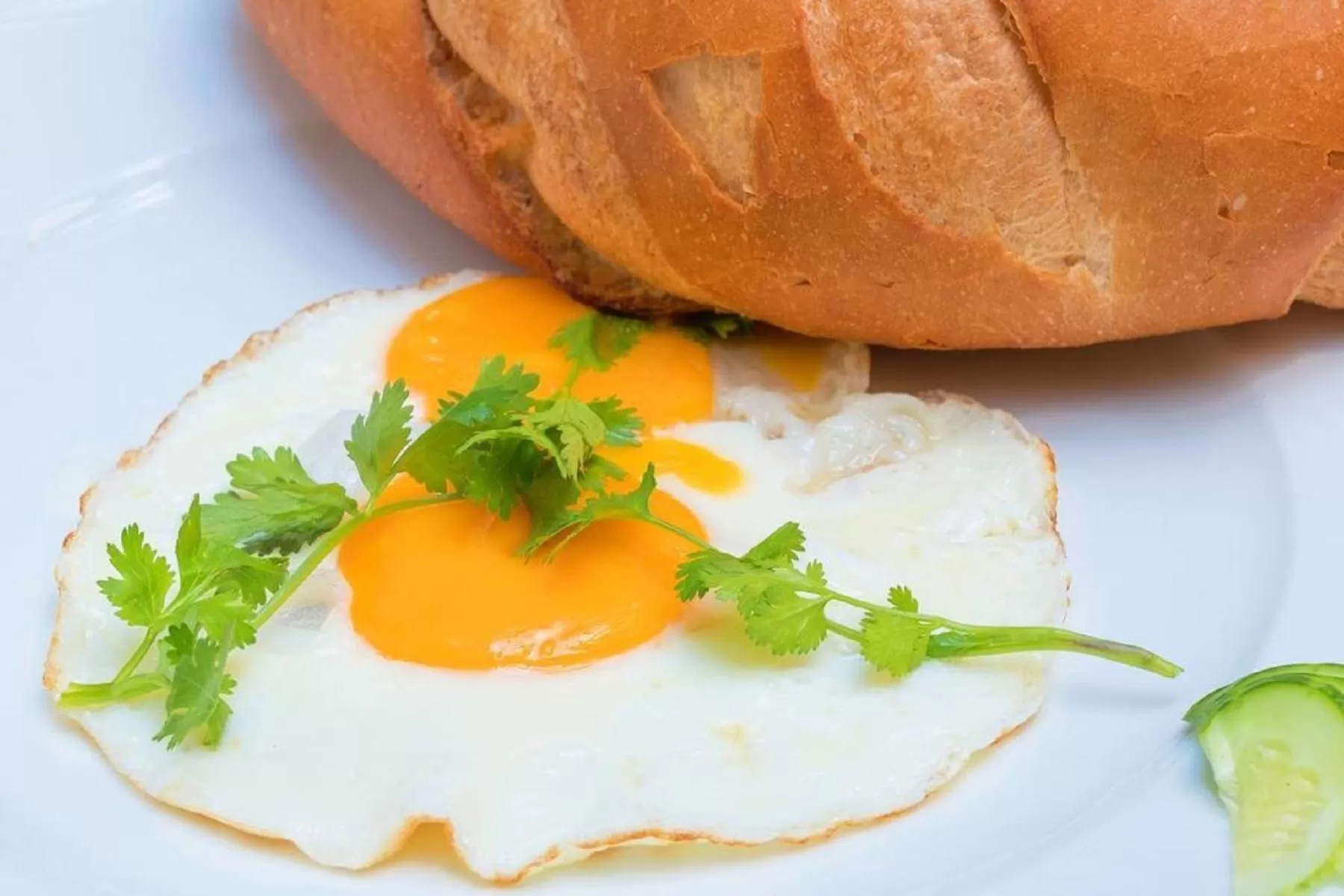 Breakfast in HOSTIE SAIGON [WANDERLUST Home]