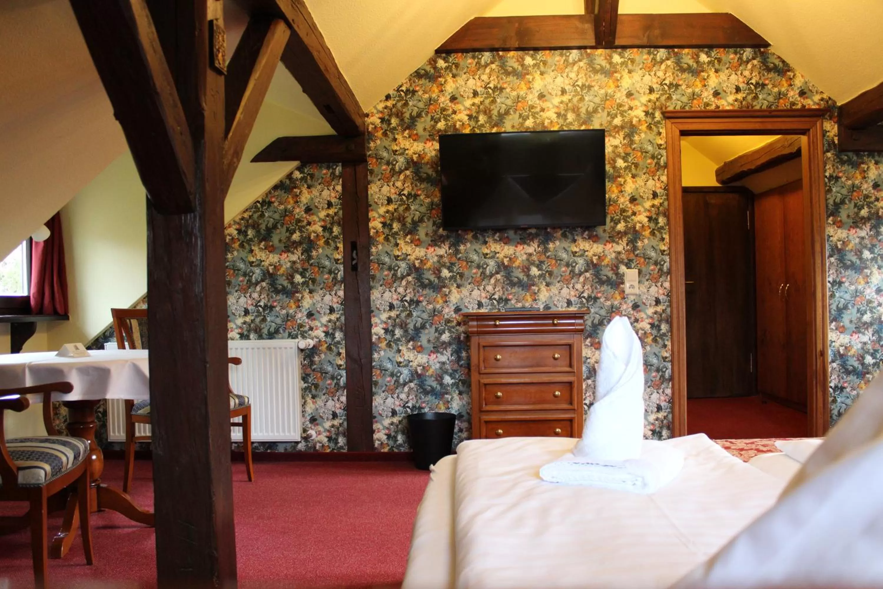 Photo of the whole room, Bed in Schlosshotel Stecklenberg