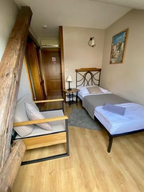 Bed in Hotel Via Ironia