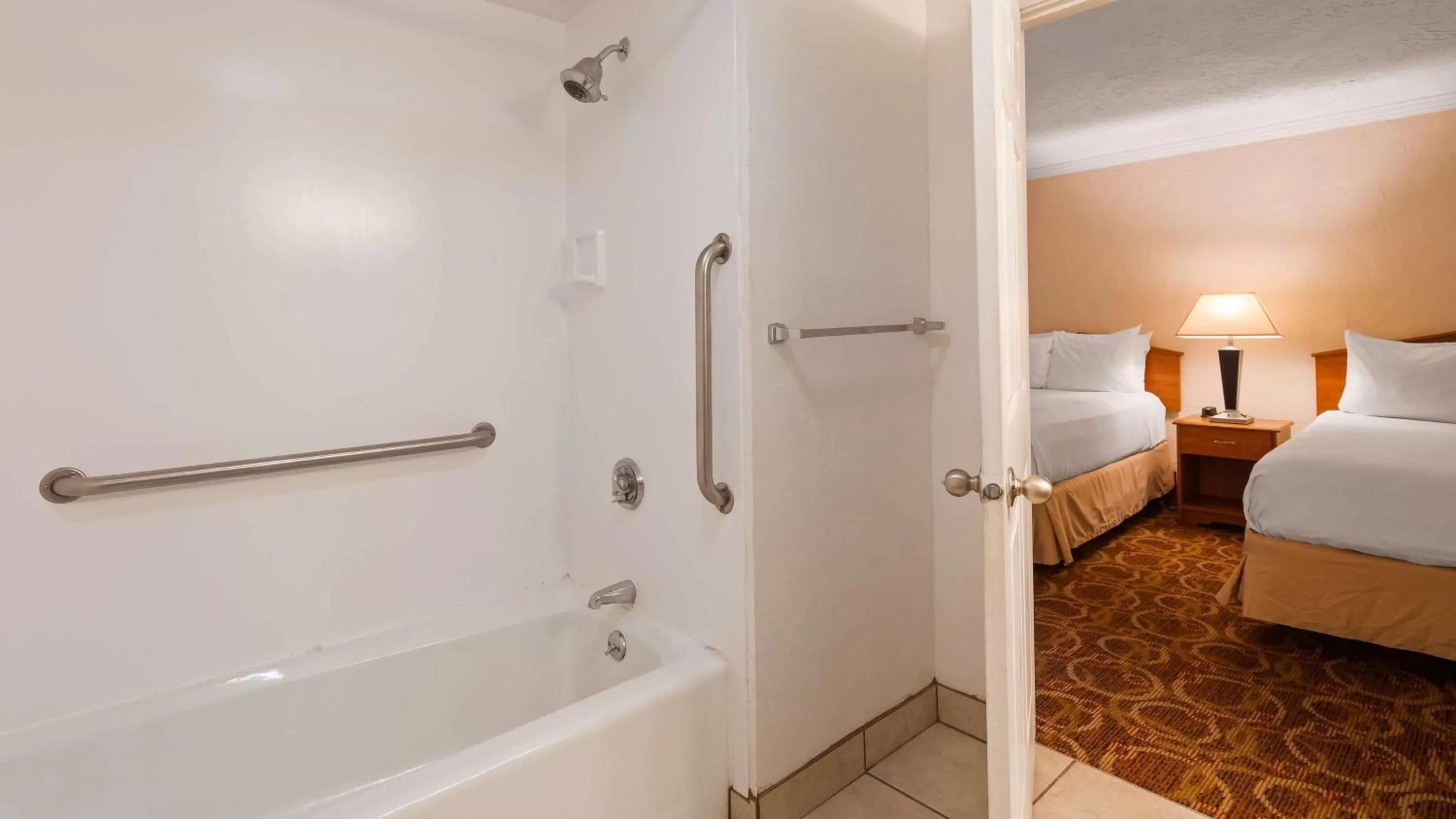 Queen Room with Two Queen Beds - Disability Access/Bath Tub in Sturgis Lodge and Suites