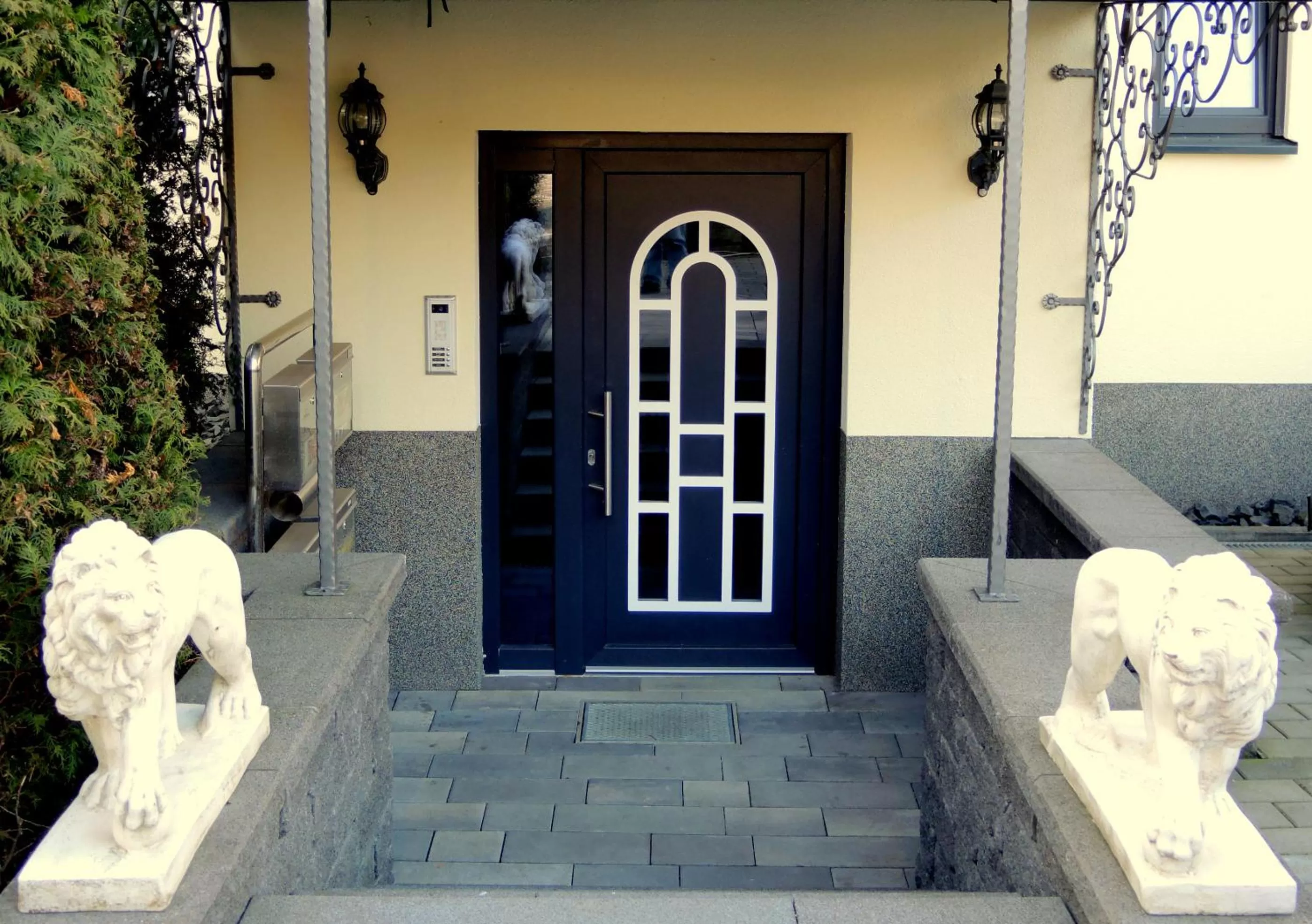 Facade/entrance in Merkel Villa Apartamente