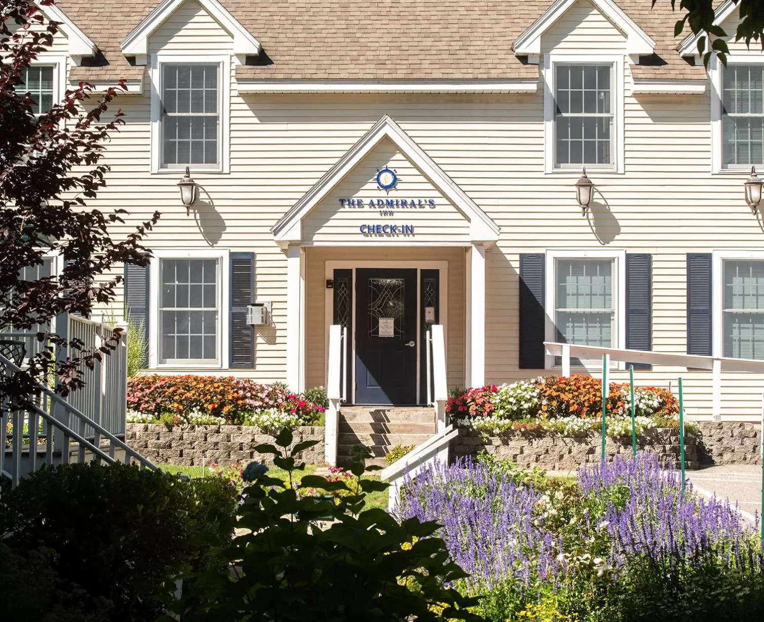 Admiral's Inn Resort