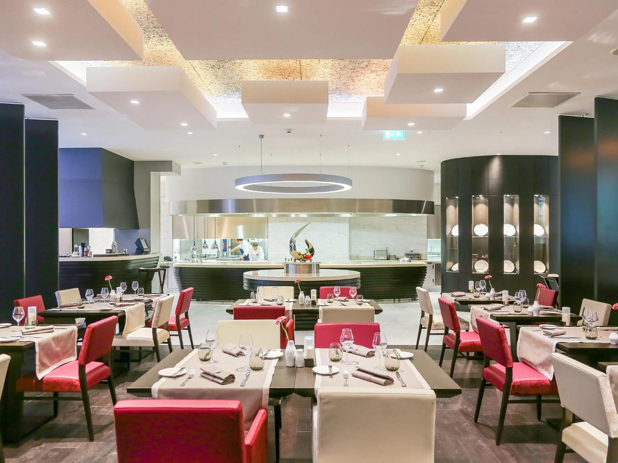 Restaurant/places to eat in Le Royal Hotels & Resorts Luxembourg