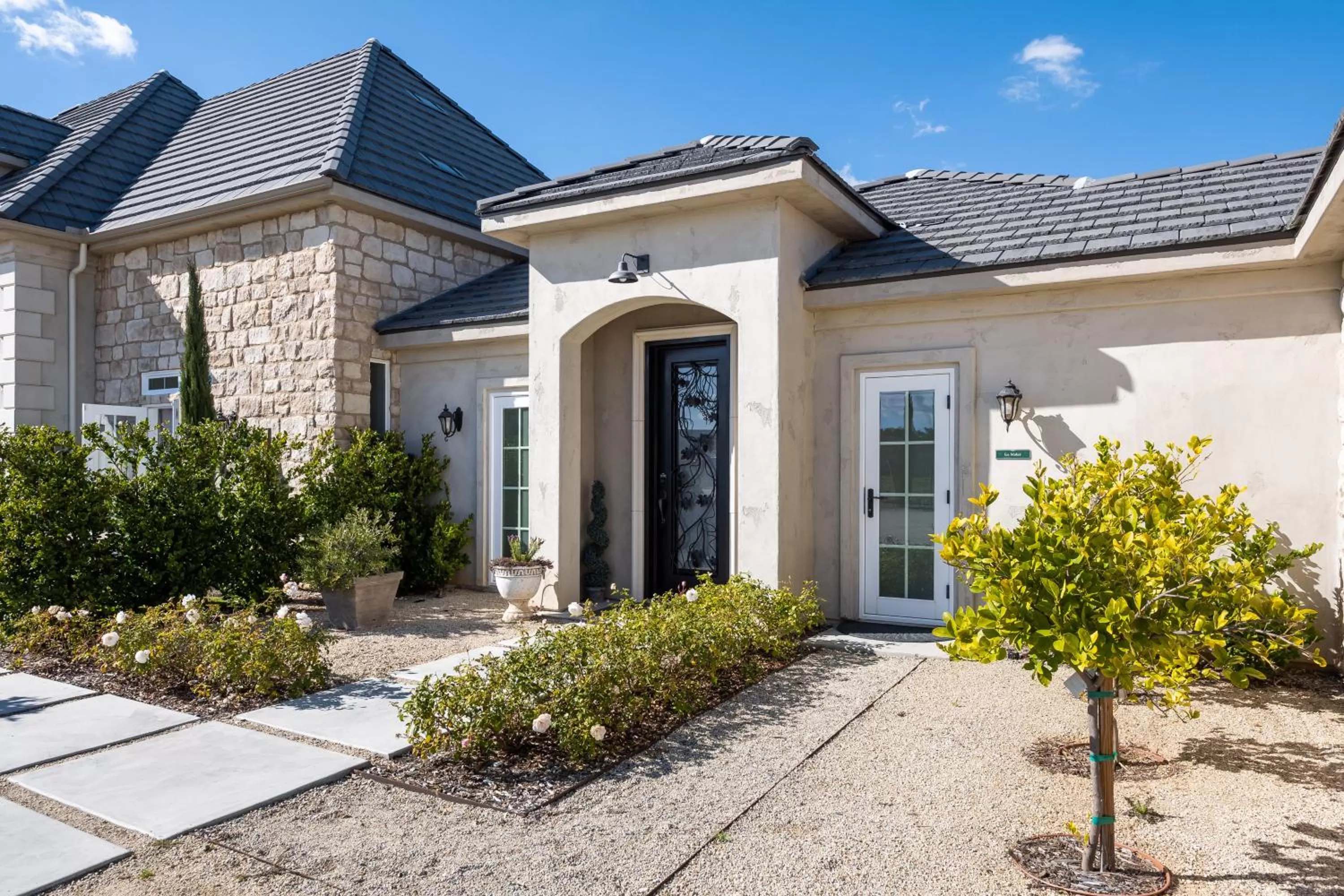 Property building in Domaine Chardonnay