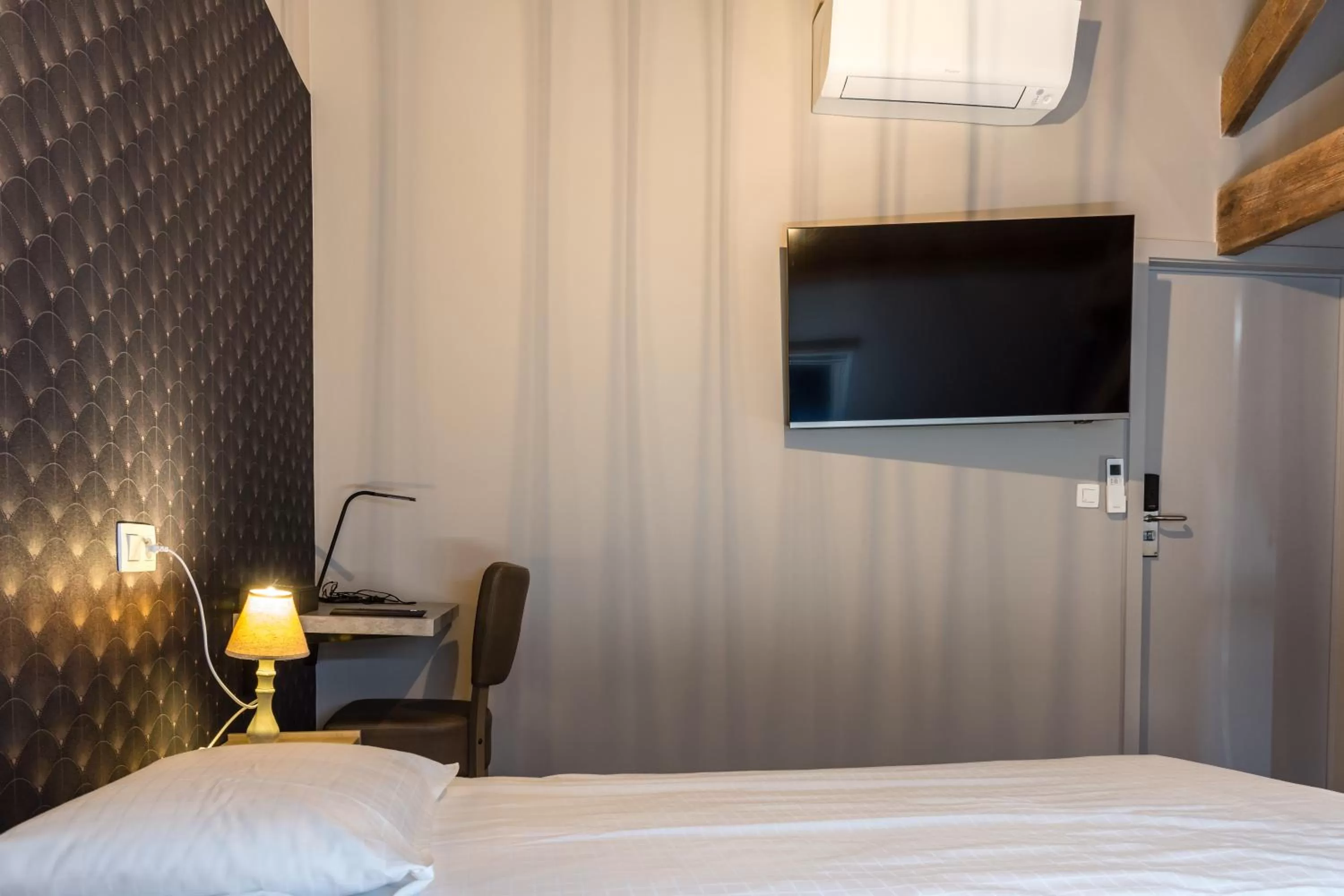 TV/Entertainment Center in Oud Gemeentehuis